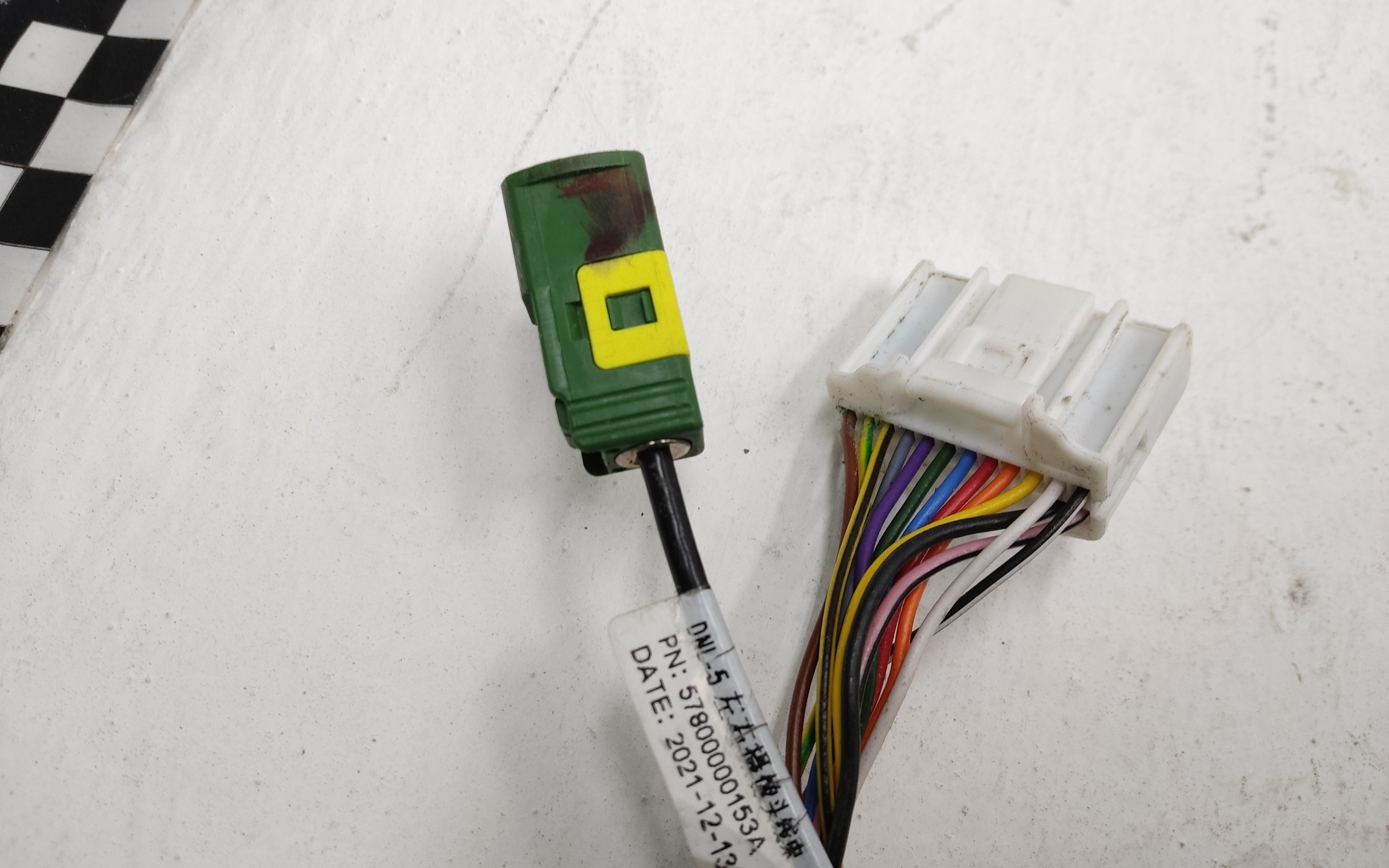 Зеркало левое Geely Tugella 14+1 контактов