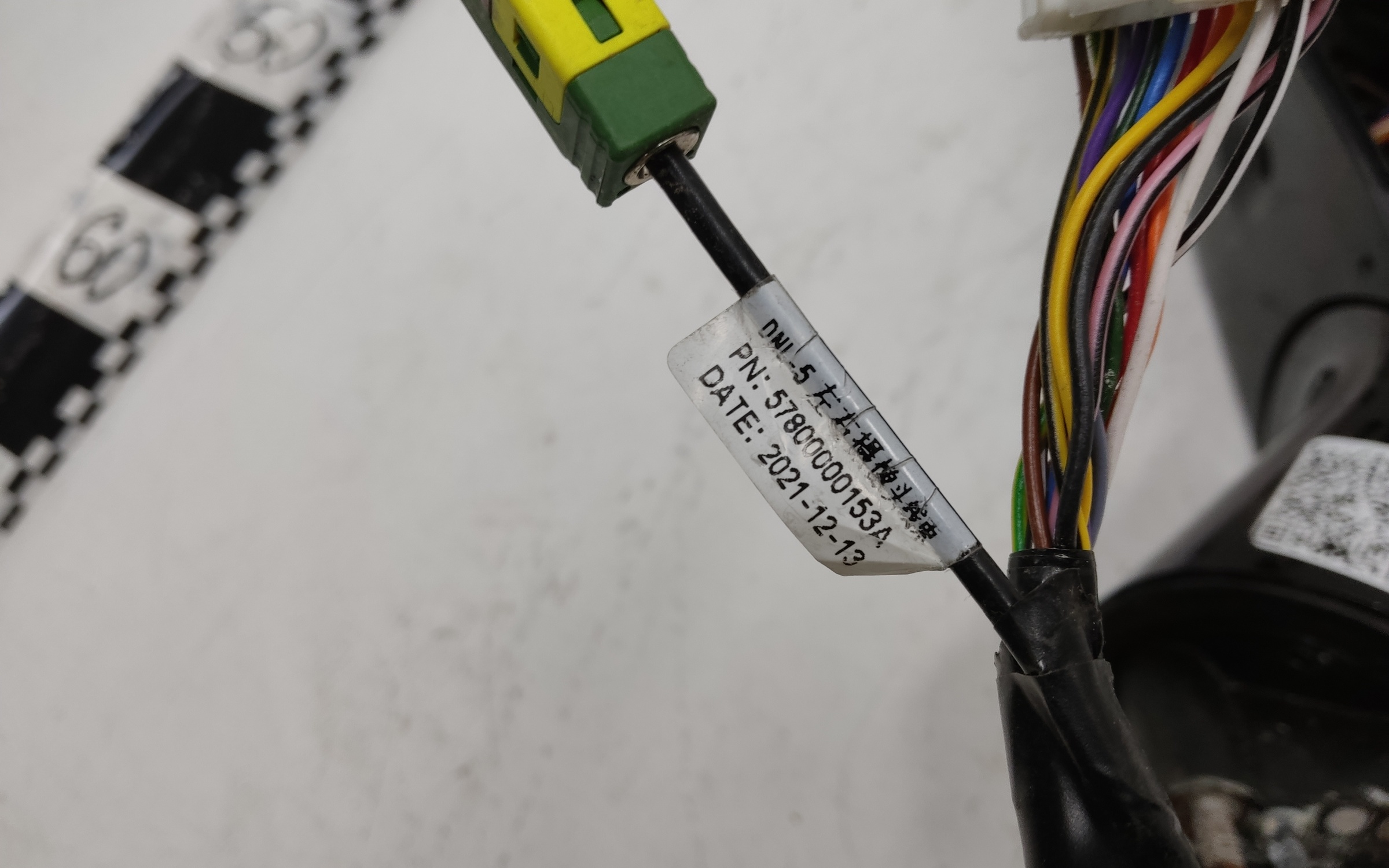 Зеркало левое Geely Tugella 14+1 контактов