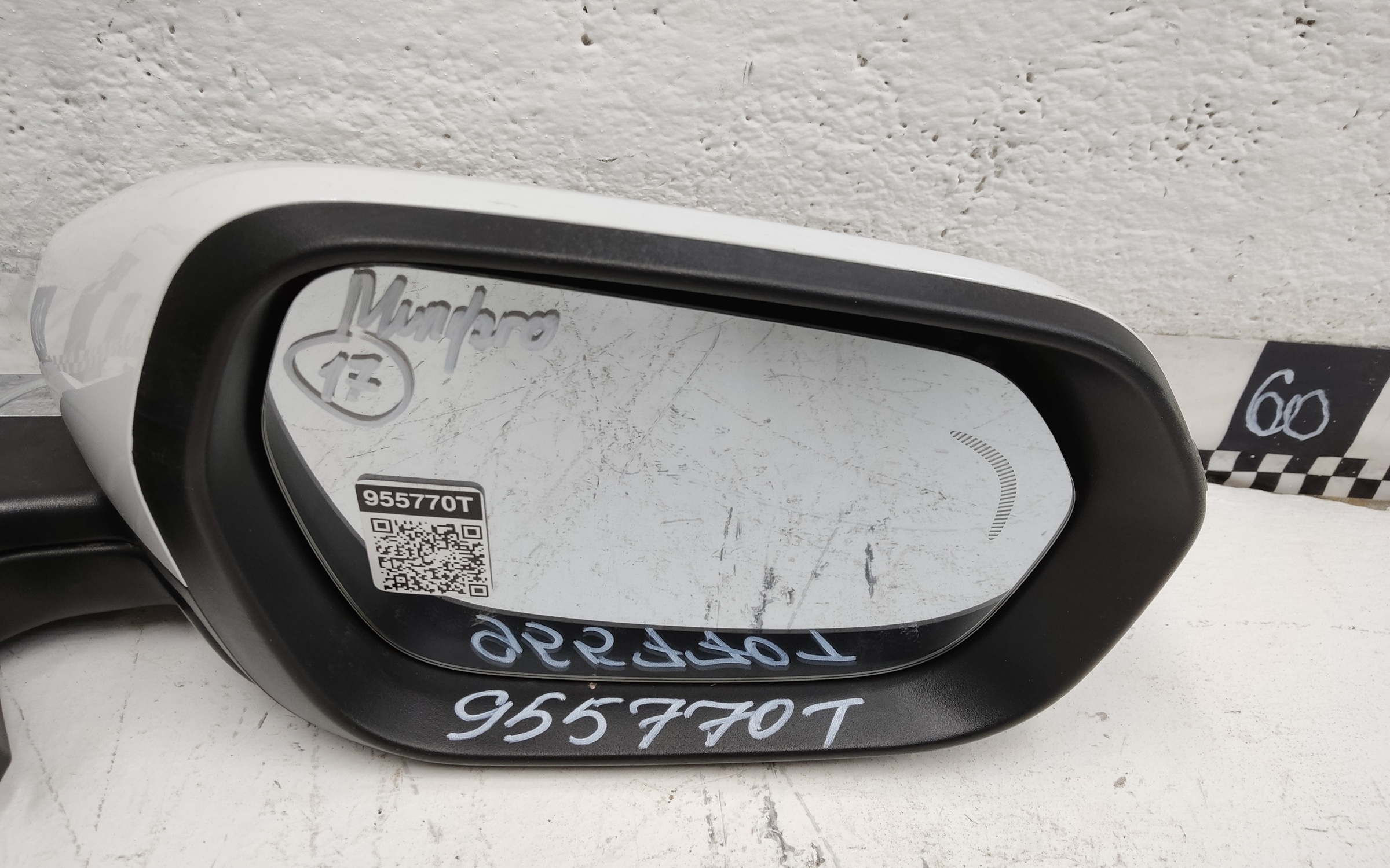 Зеркало правое Geely Monjaro 11+1 контактов