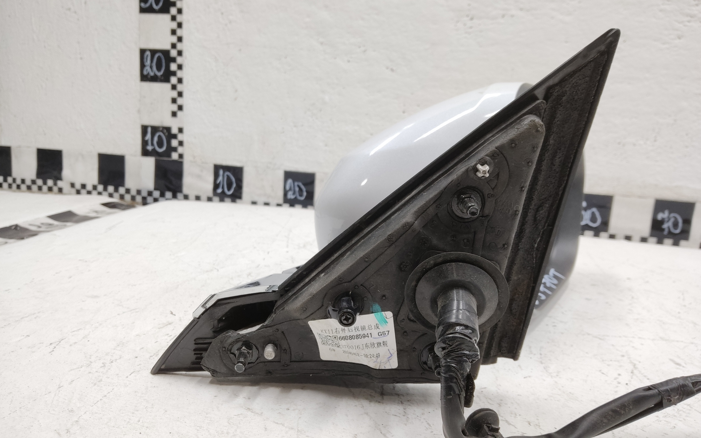 Зеркало правое Geely Monjaro 11+1 контактов