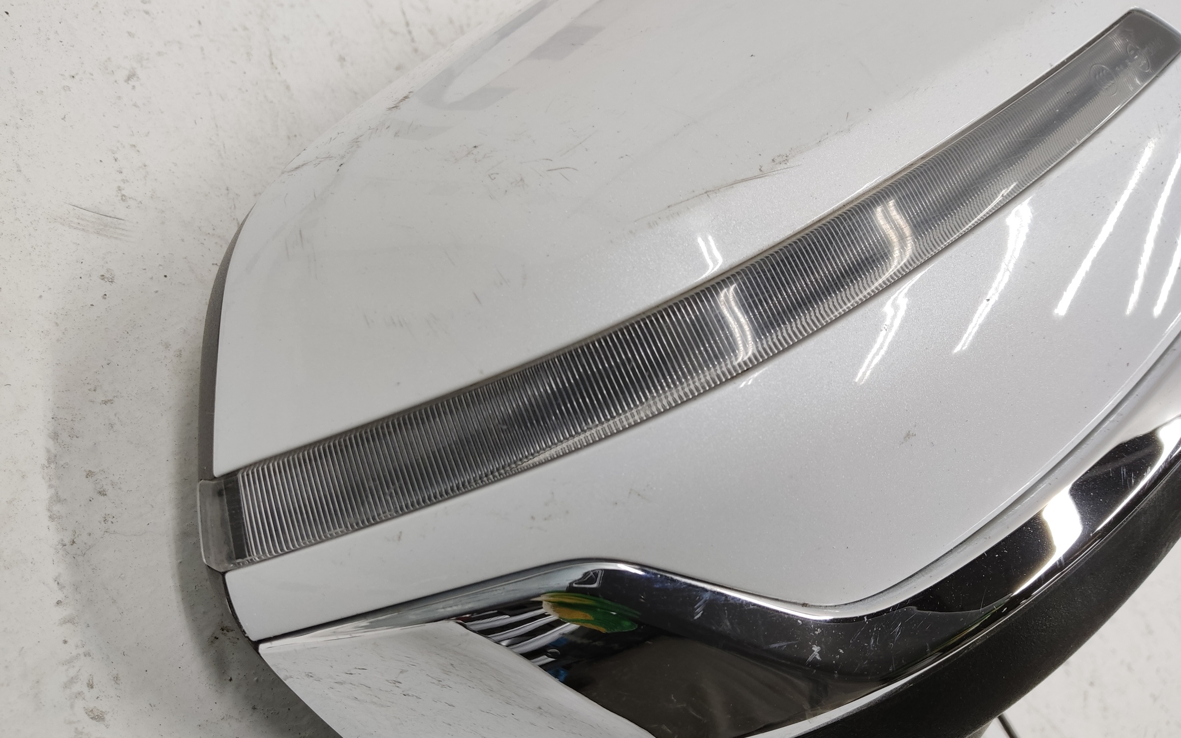 Зеркало правое Geely Monjaro 11+1 контактов