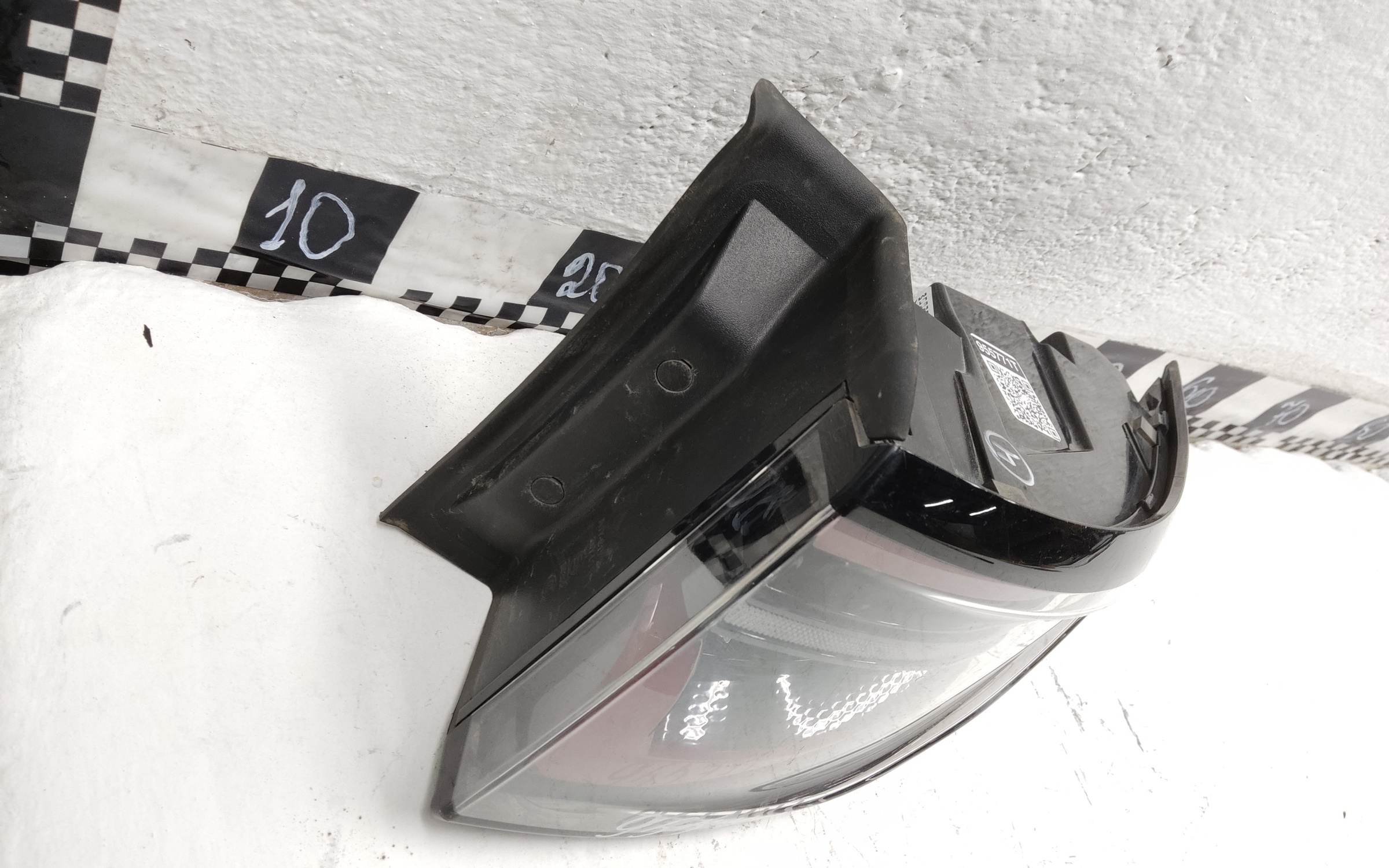 Фонарь задний правый наружный Land Rover Discovery Sport Restail LED