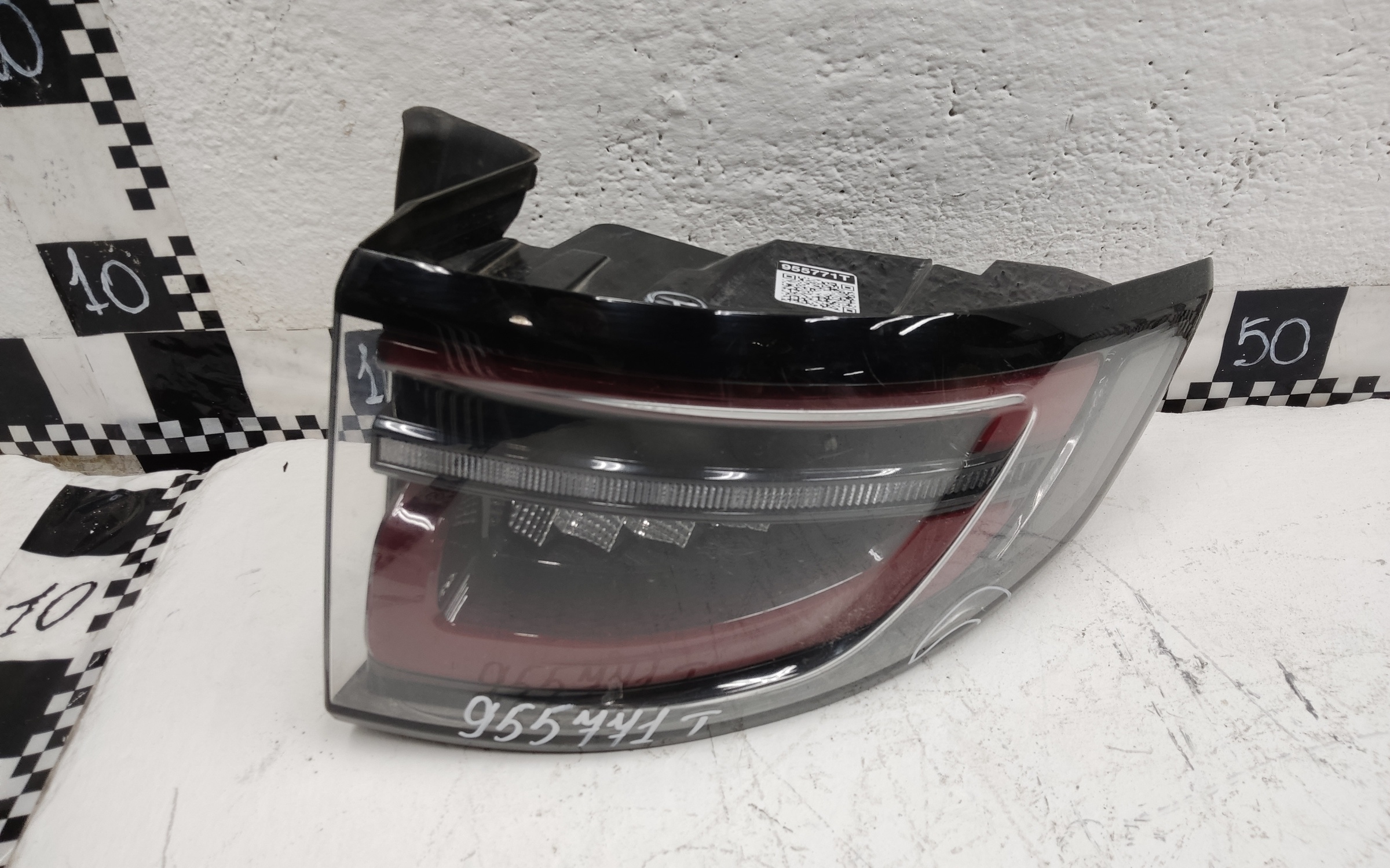 Фонарь задний правый наружный Land Rover Discovery Sport Restail LED