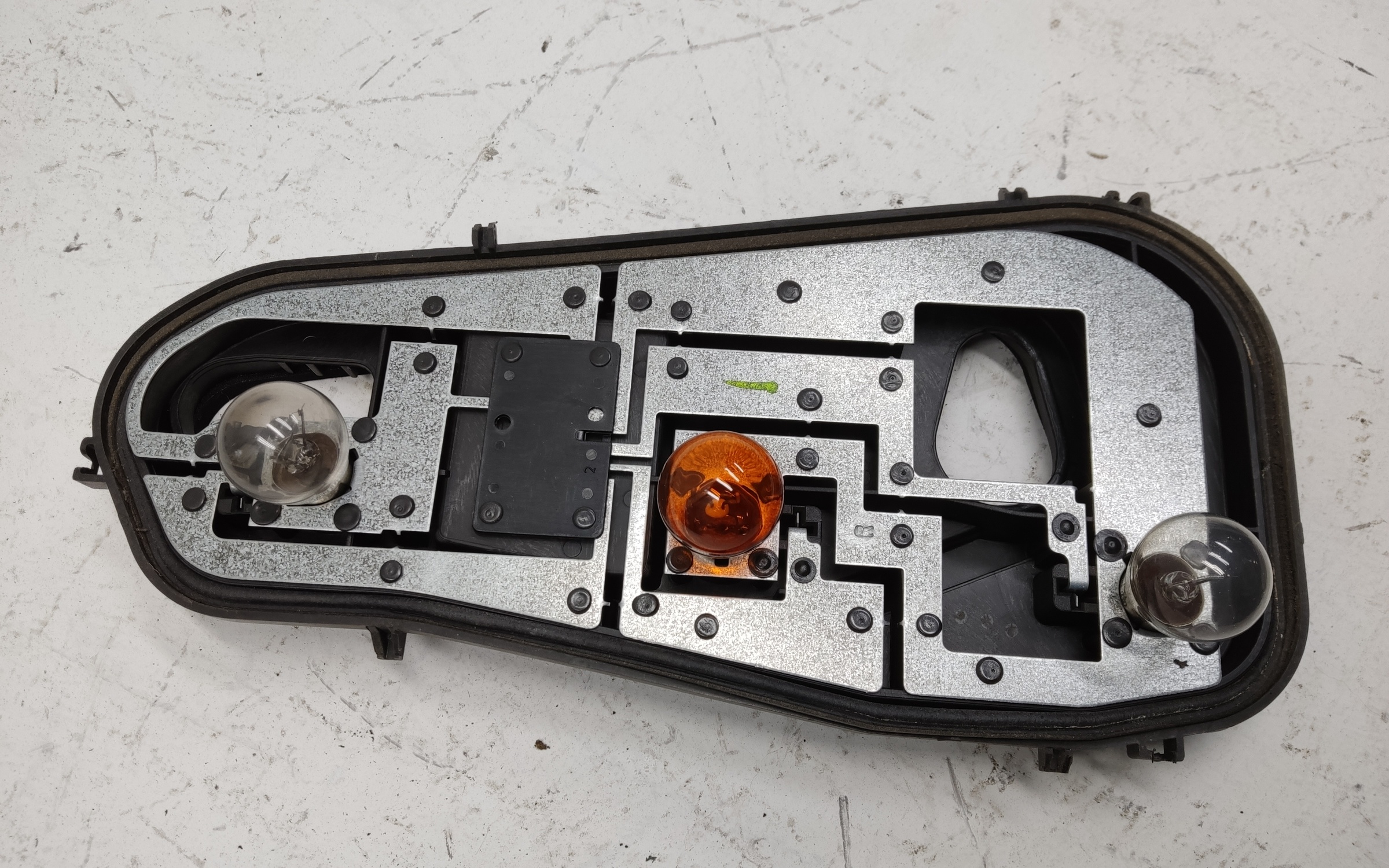 Фонарь задний правый Renault Logan 1 Restail