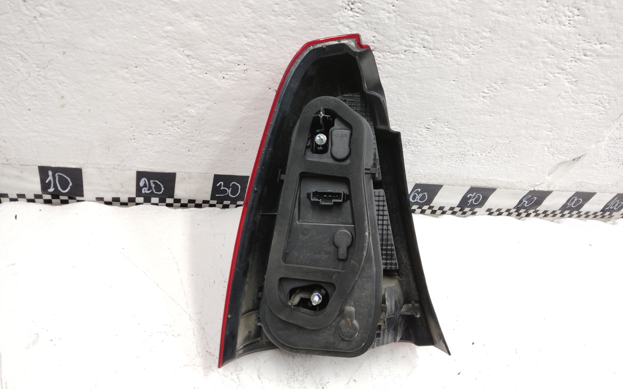 Фонарь задний правый Renault Logan 1 Restail