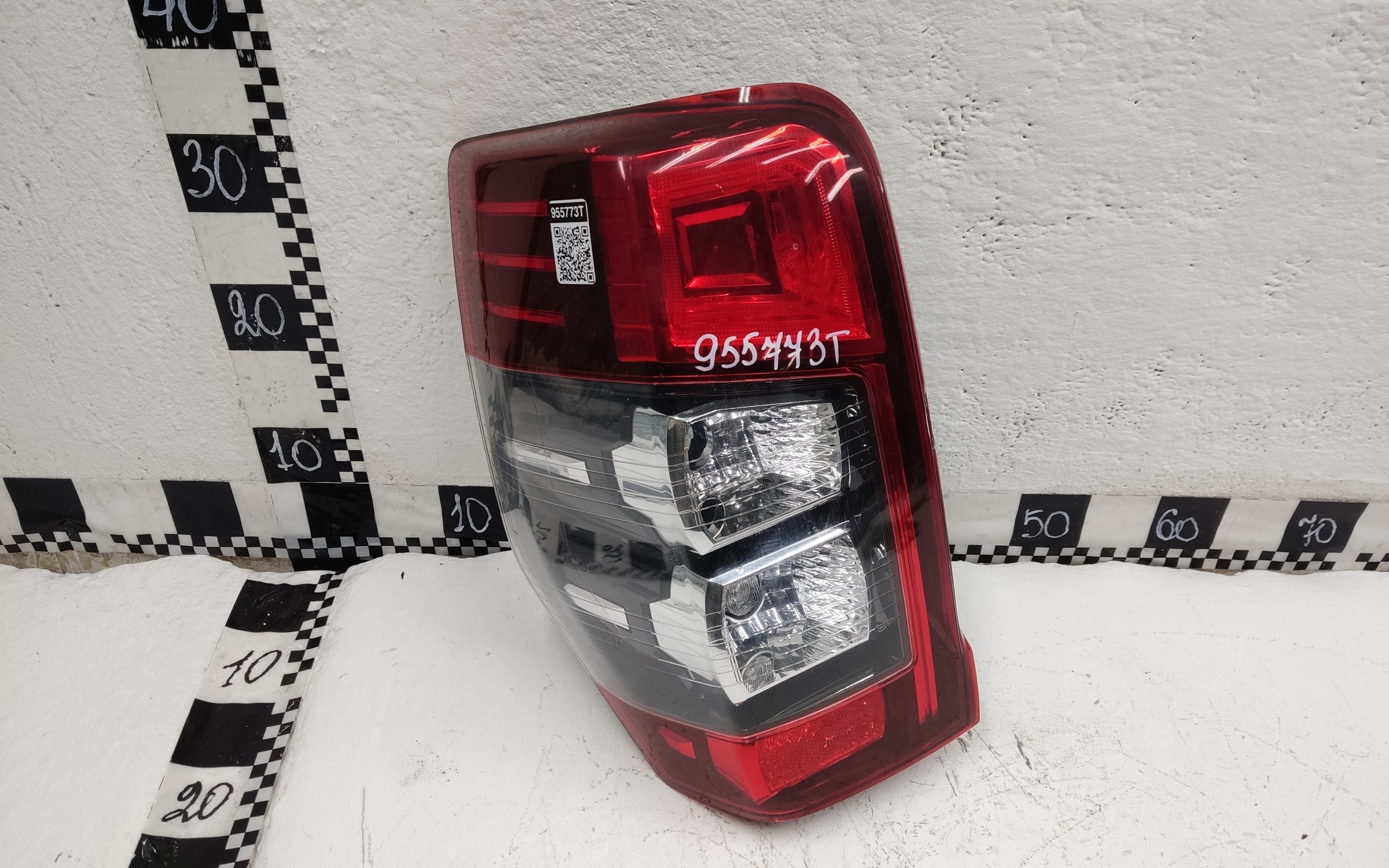 Фонарь задний левый Mitsubishi L200 5 Restail