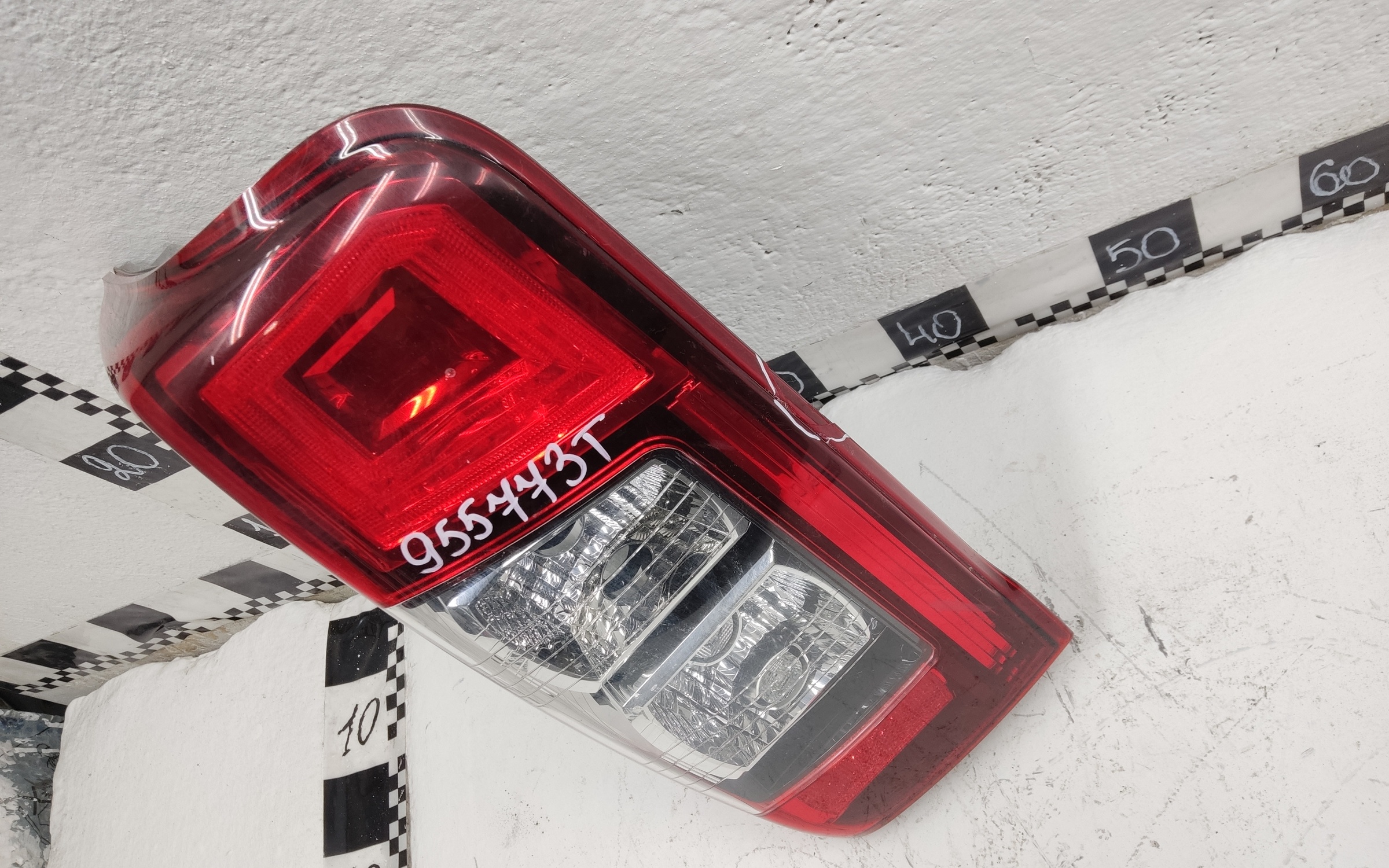 Фонарь задний левый Mitsubishi L200 5 Restail