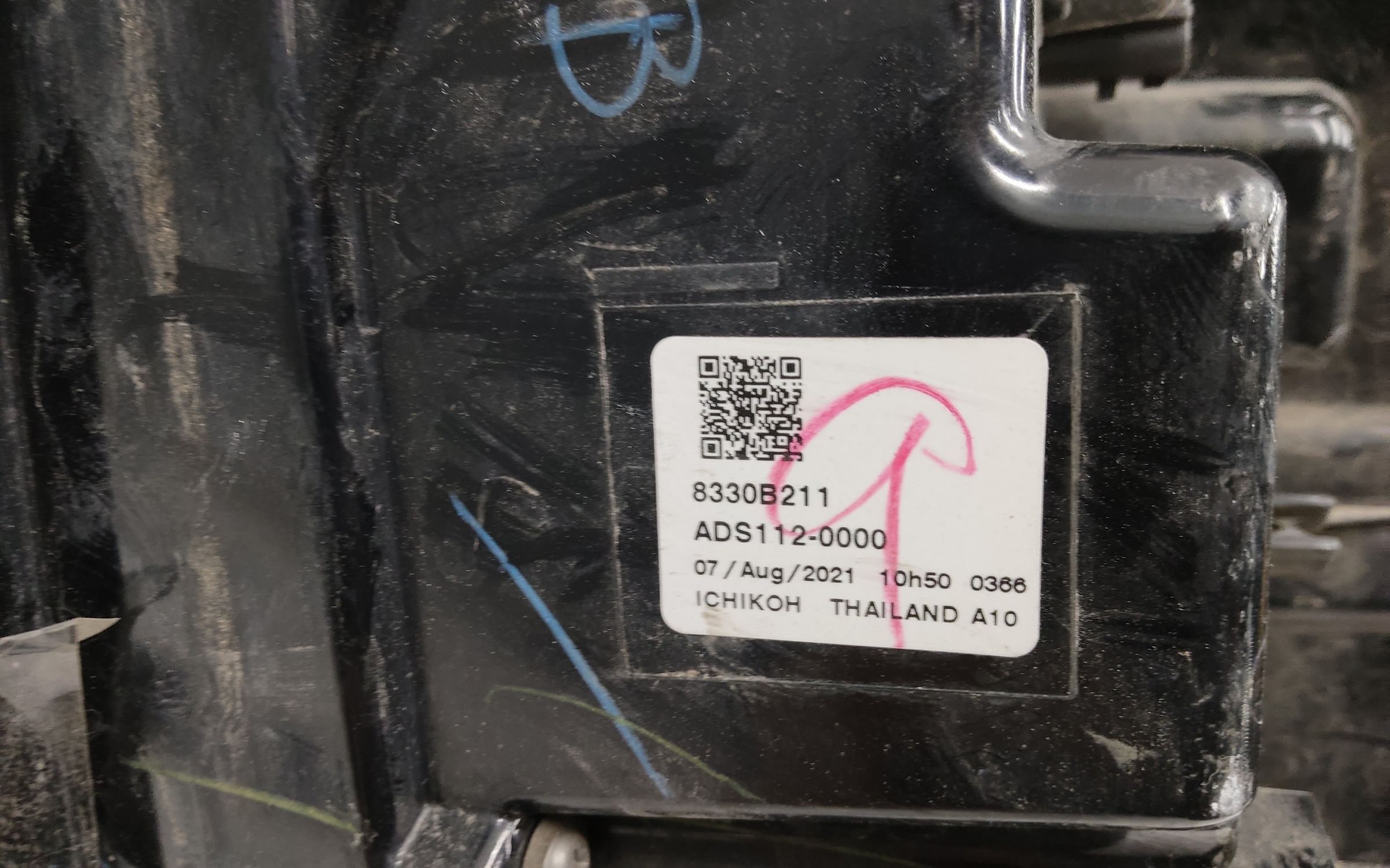 Фонарь задний левый Mitsubishi L200 5 Restail