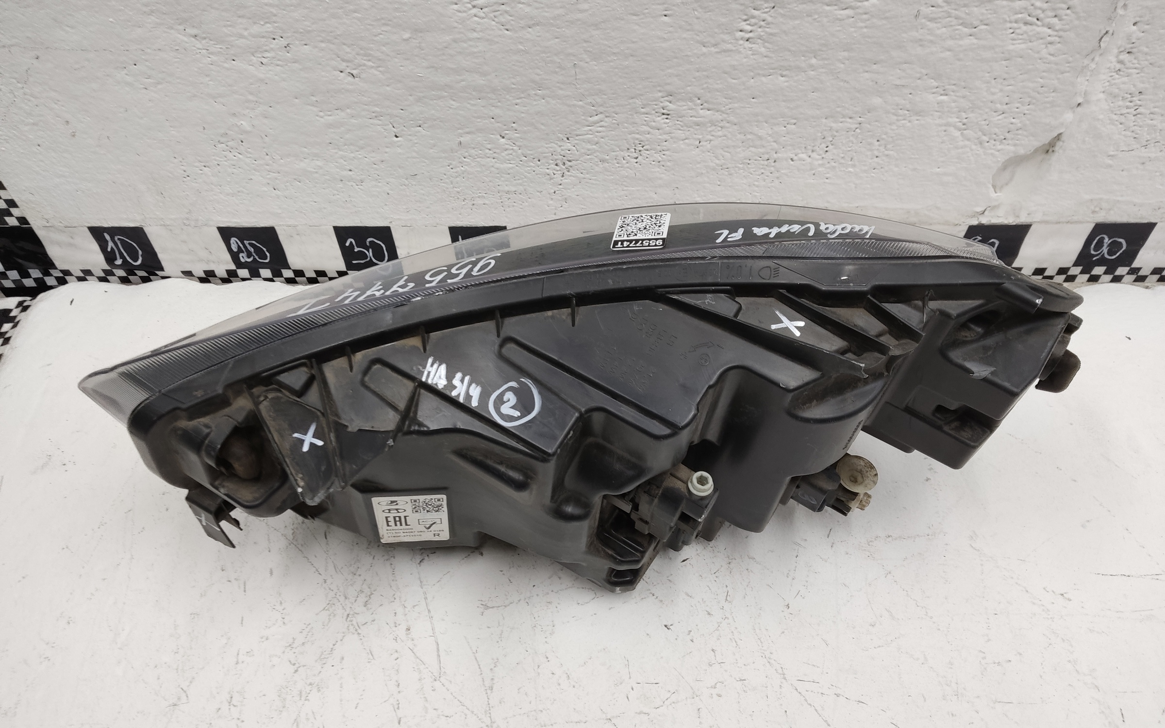 Фара передняя правая Lada Vesta 1 Restail LED