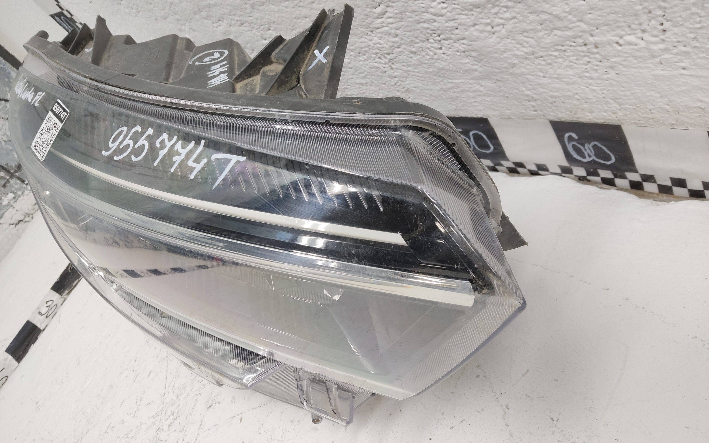 Фара передняя правая Lada Vesta 1 Restail LED