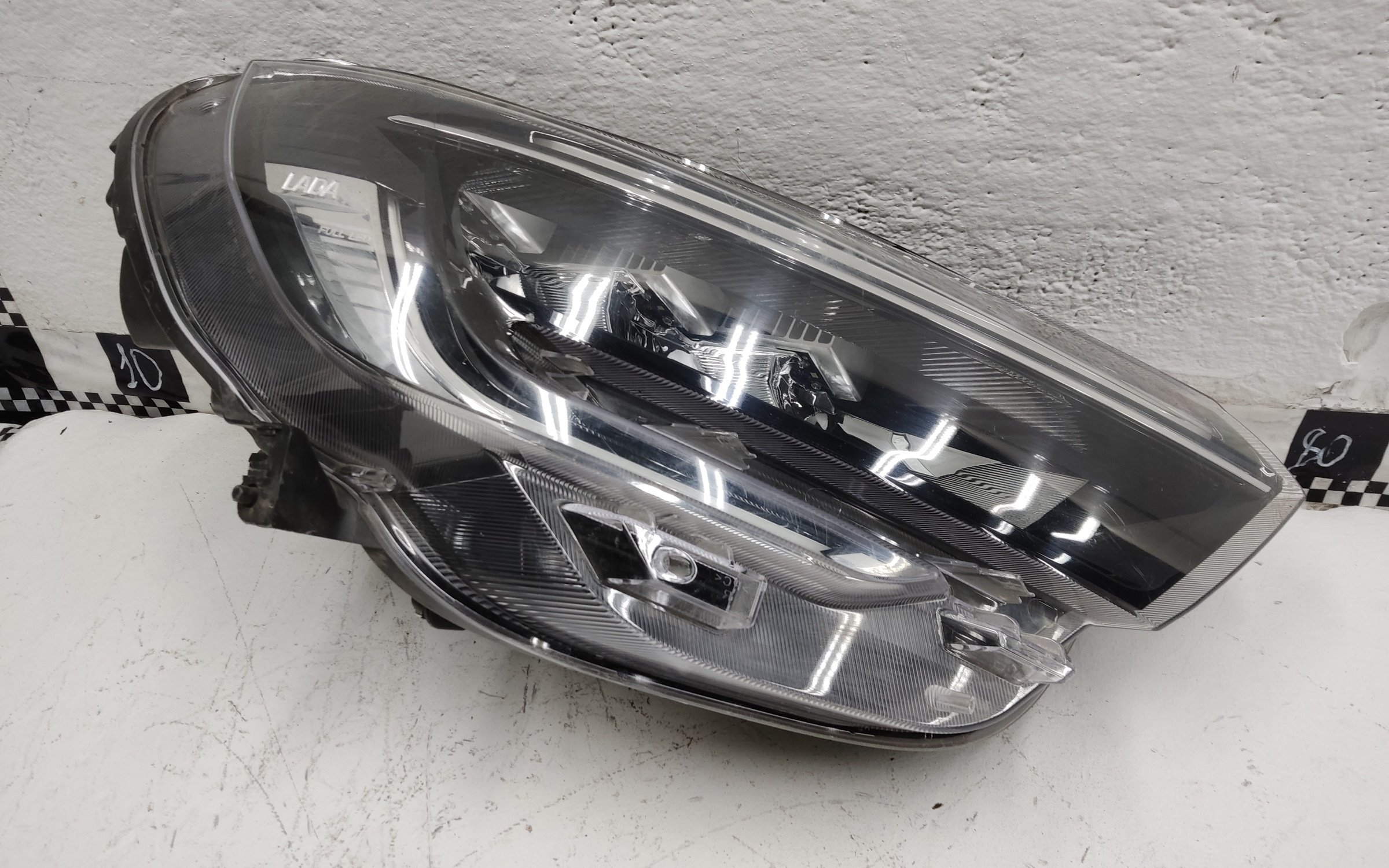 Фара передняя правая Lada Vesta 1 Restail LED