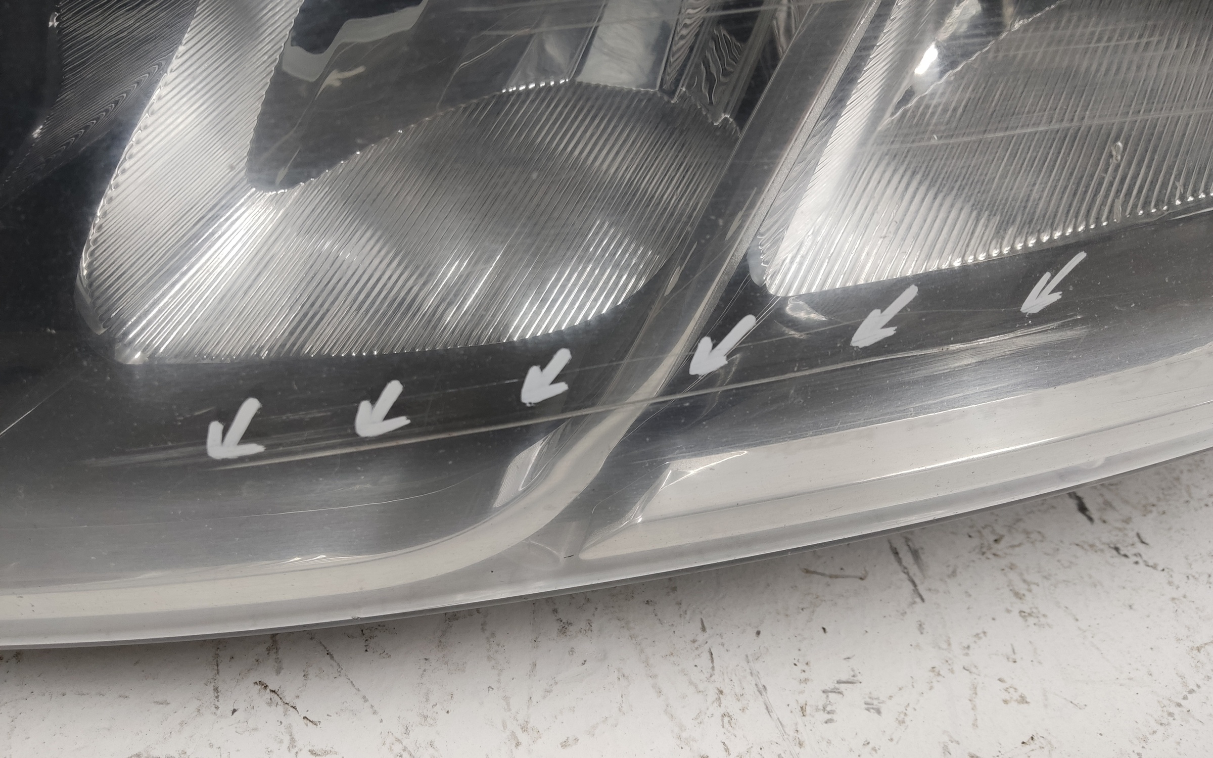 Фара передняя левая Lada Largus 1 Restail