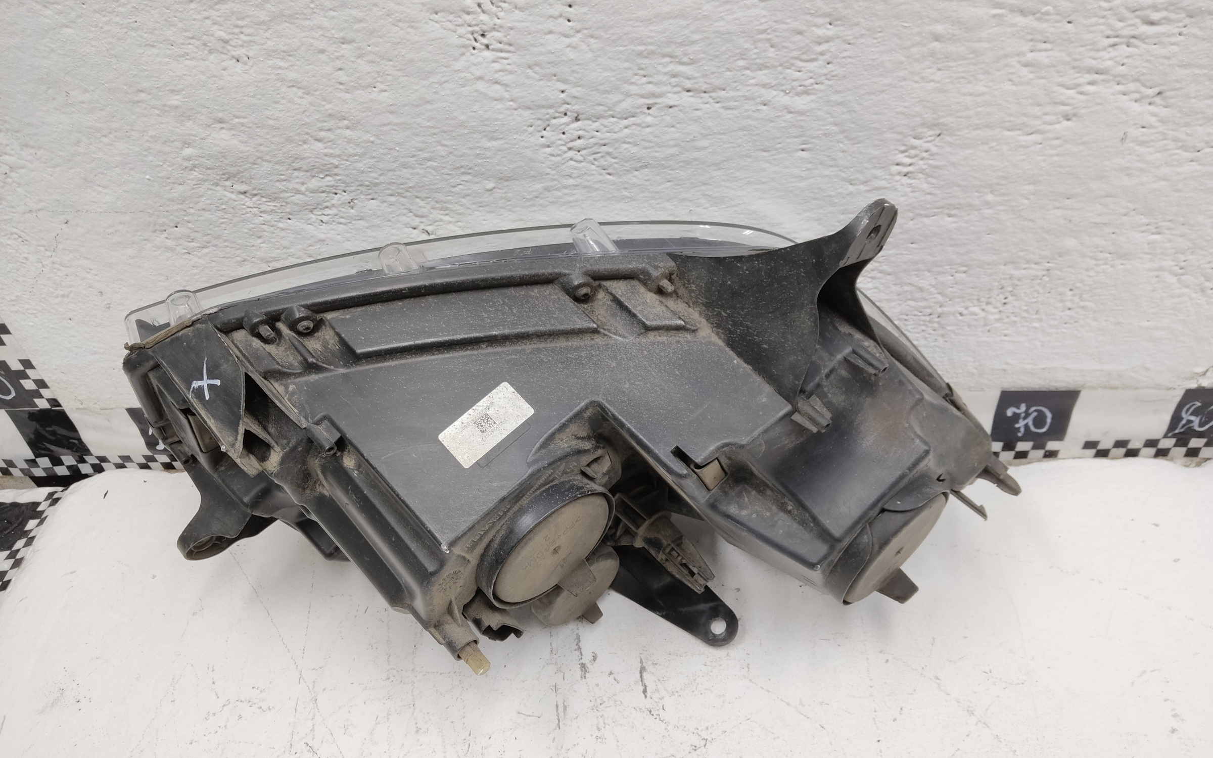 Фара передняя левая Lada Largus 1 Restail