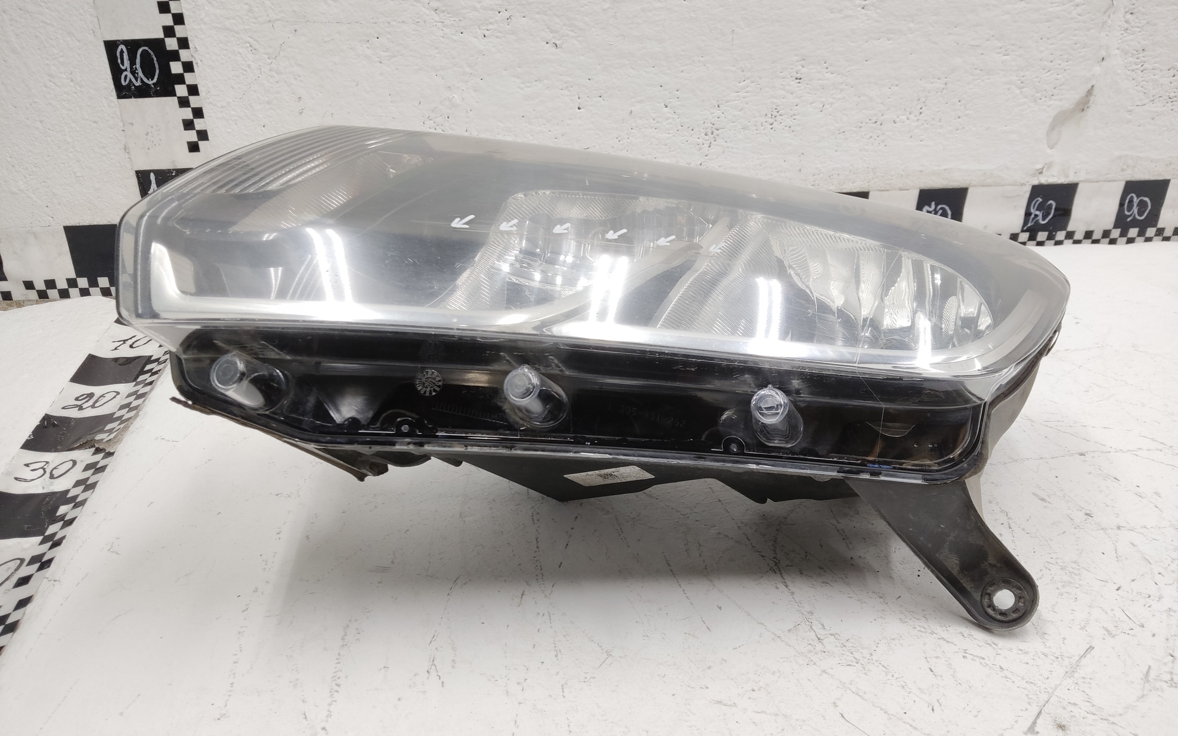 Фара передняя левая Lada Largus 1 Restail