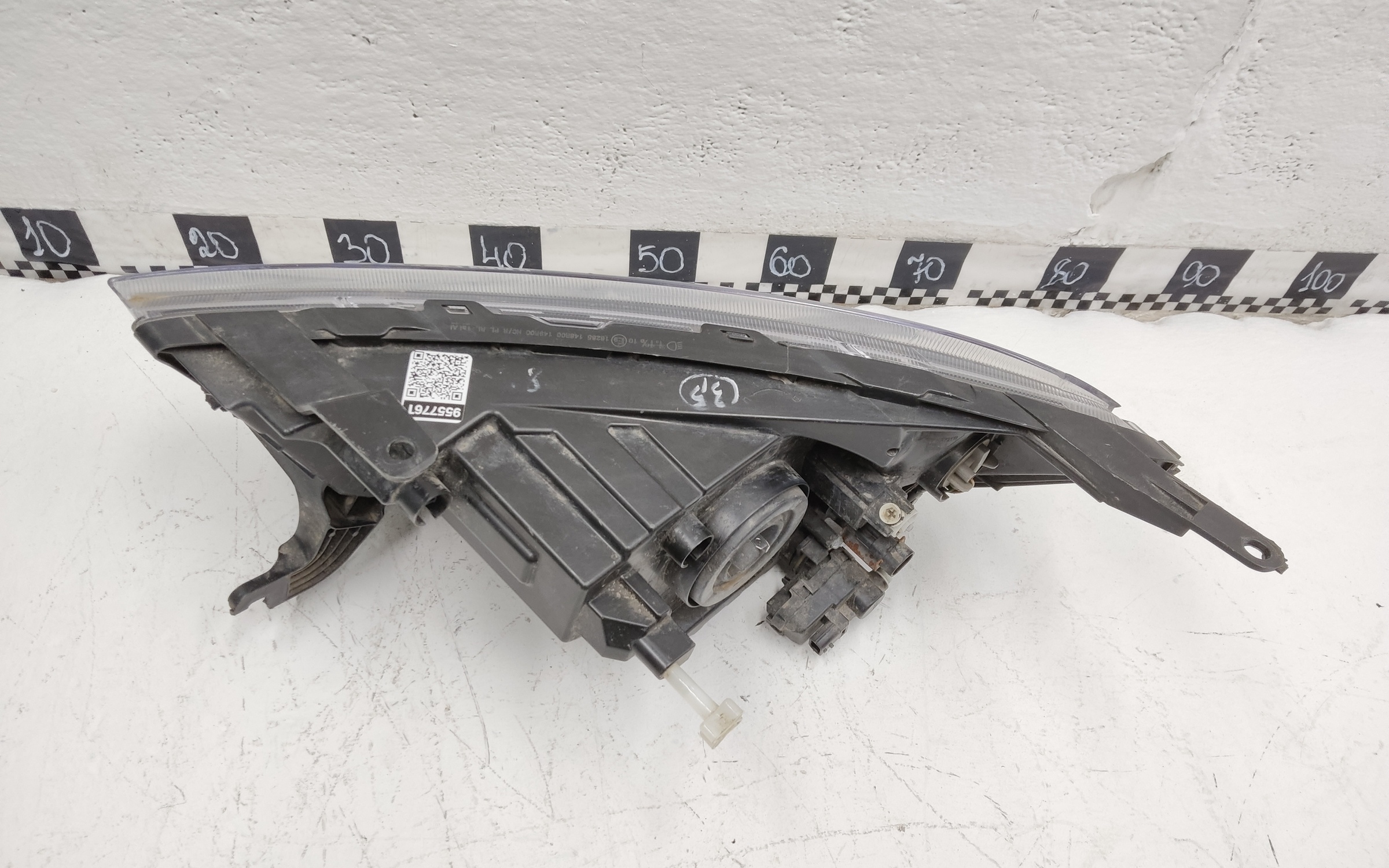 Фара передняя правая Lada Granta 1 Restail галоген