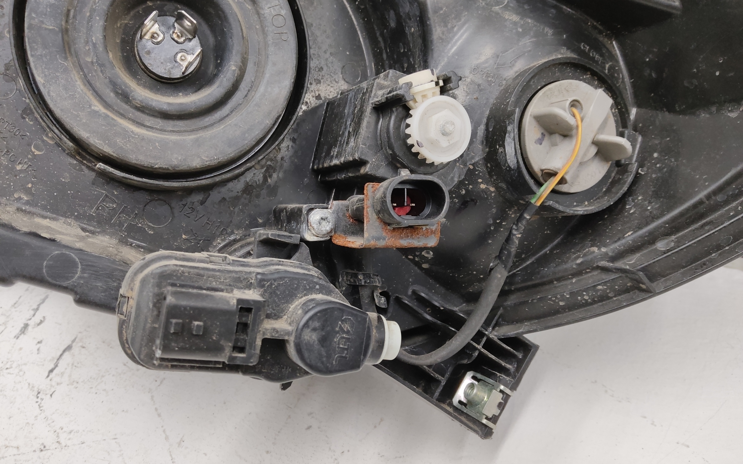 Фара передняя правая Lada Granta 1 Restail галоген