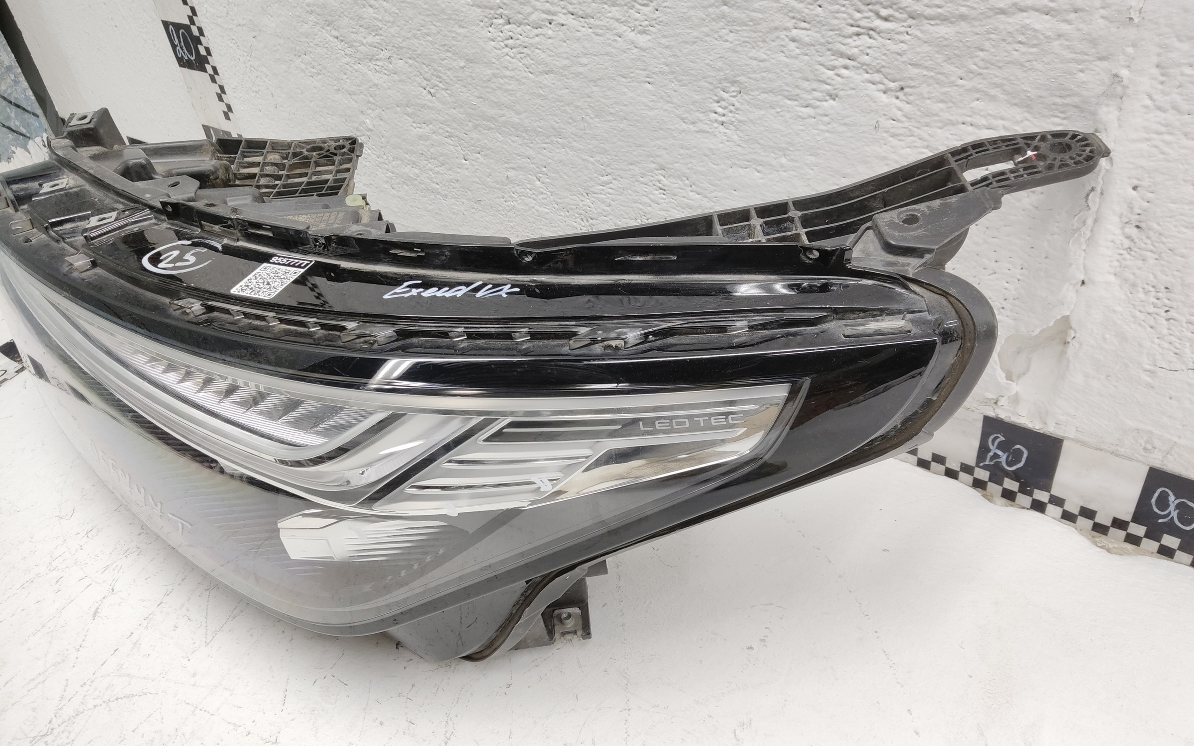 Фара передняя левая Exeed VX LED