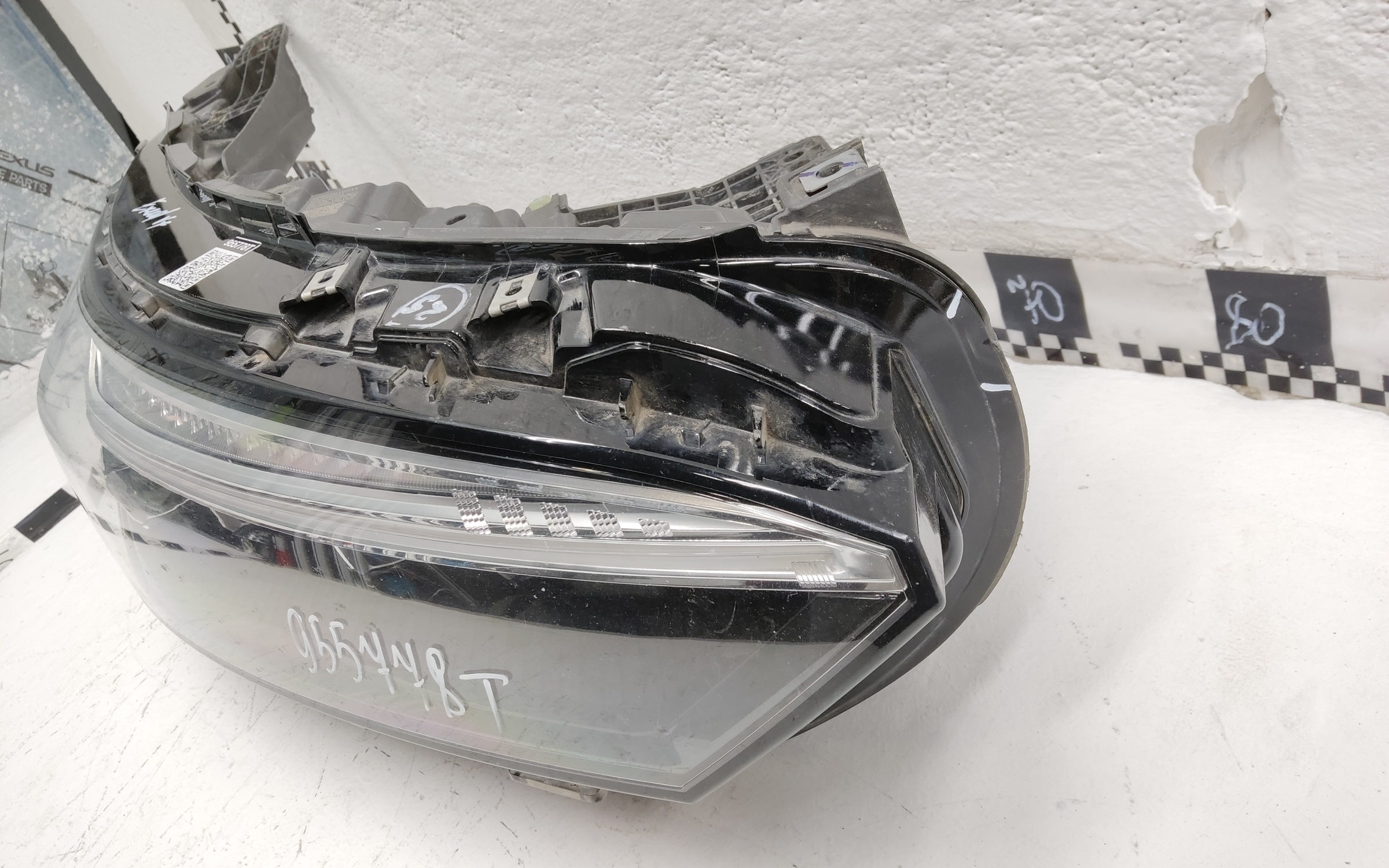 Фара передняя правая Exeed VX LED