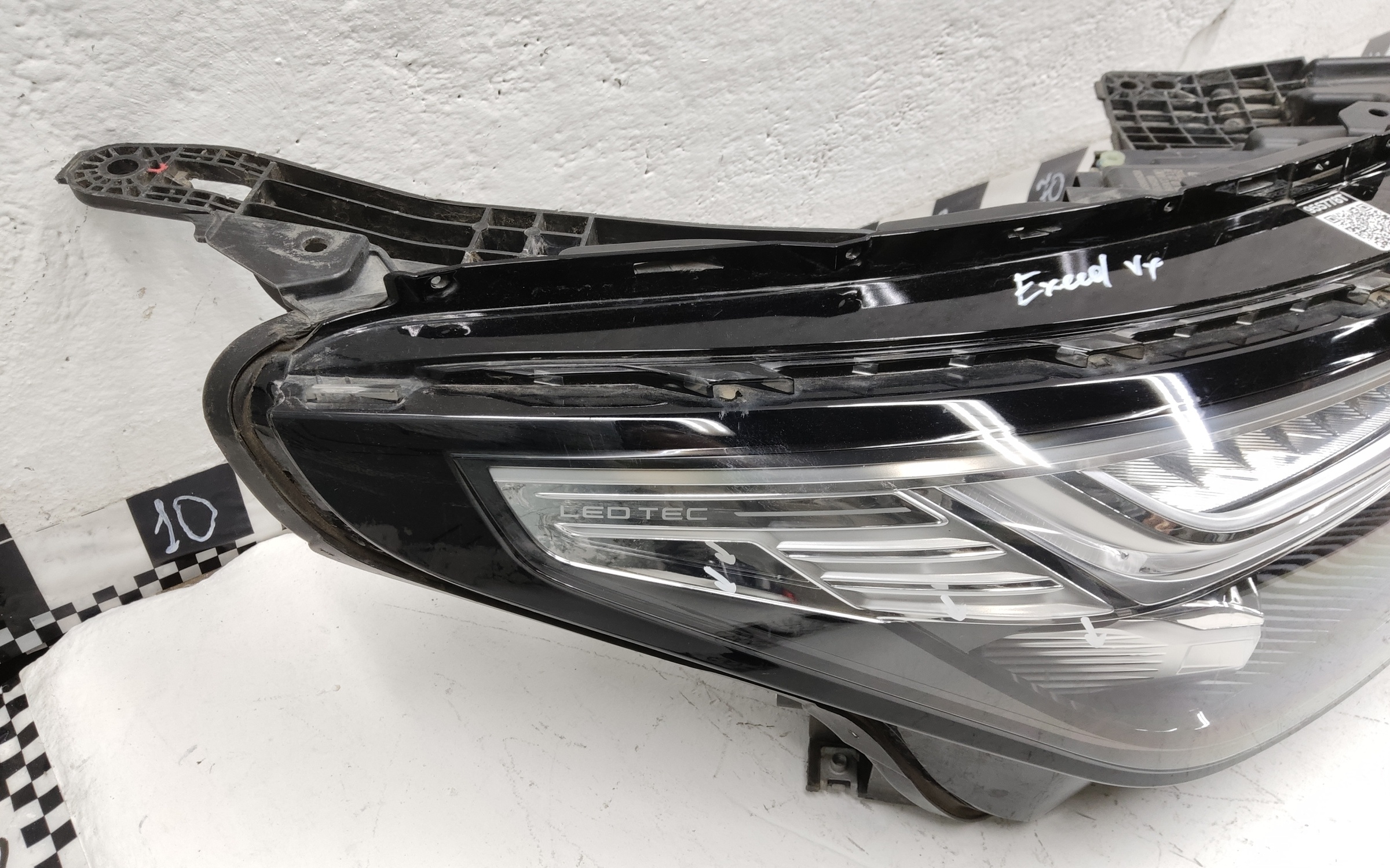 Фара передняя правая Exeed VX LED