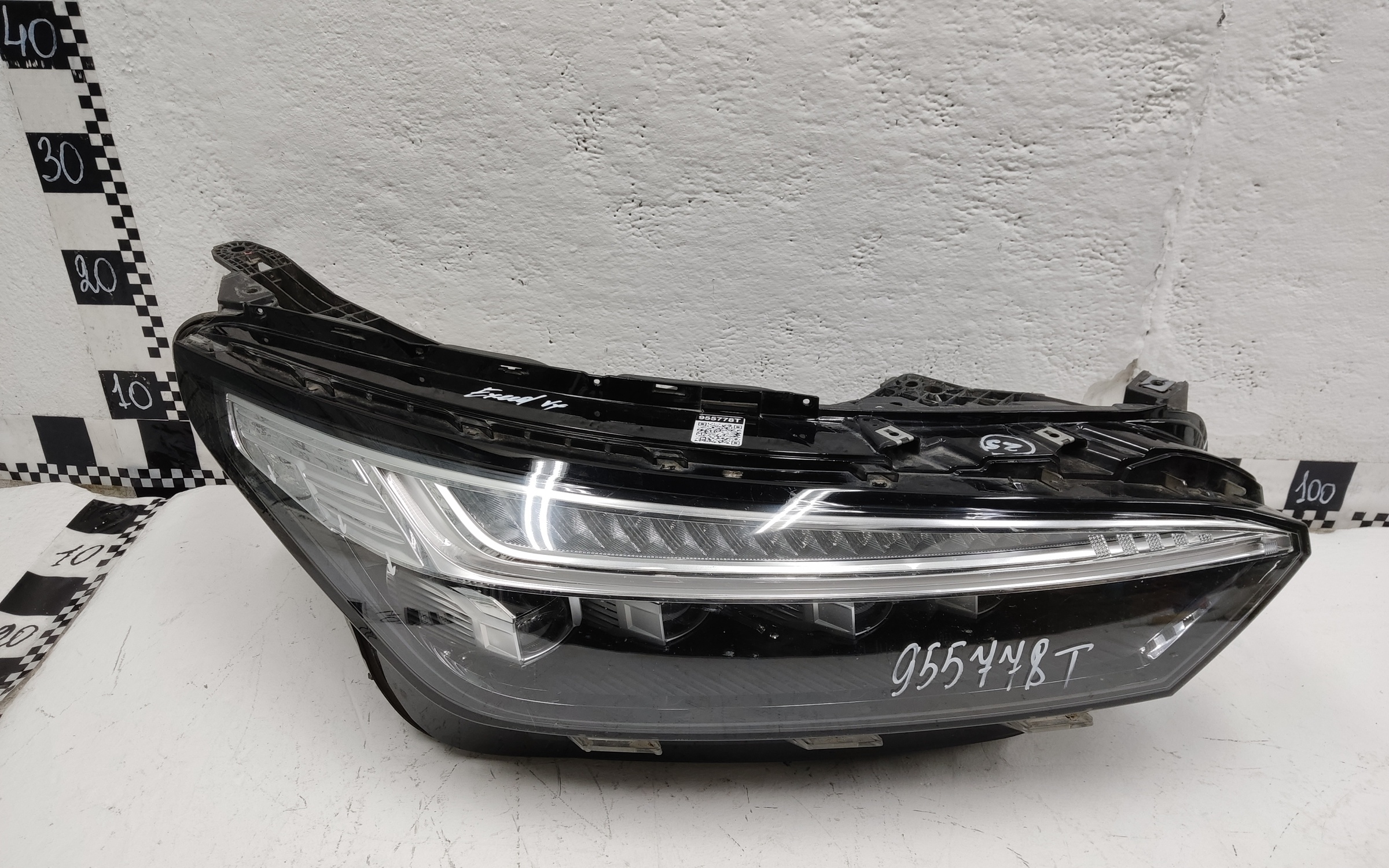 Фара передняя правая Exeed VX LED