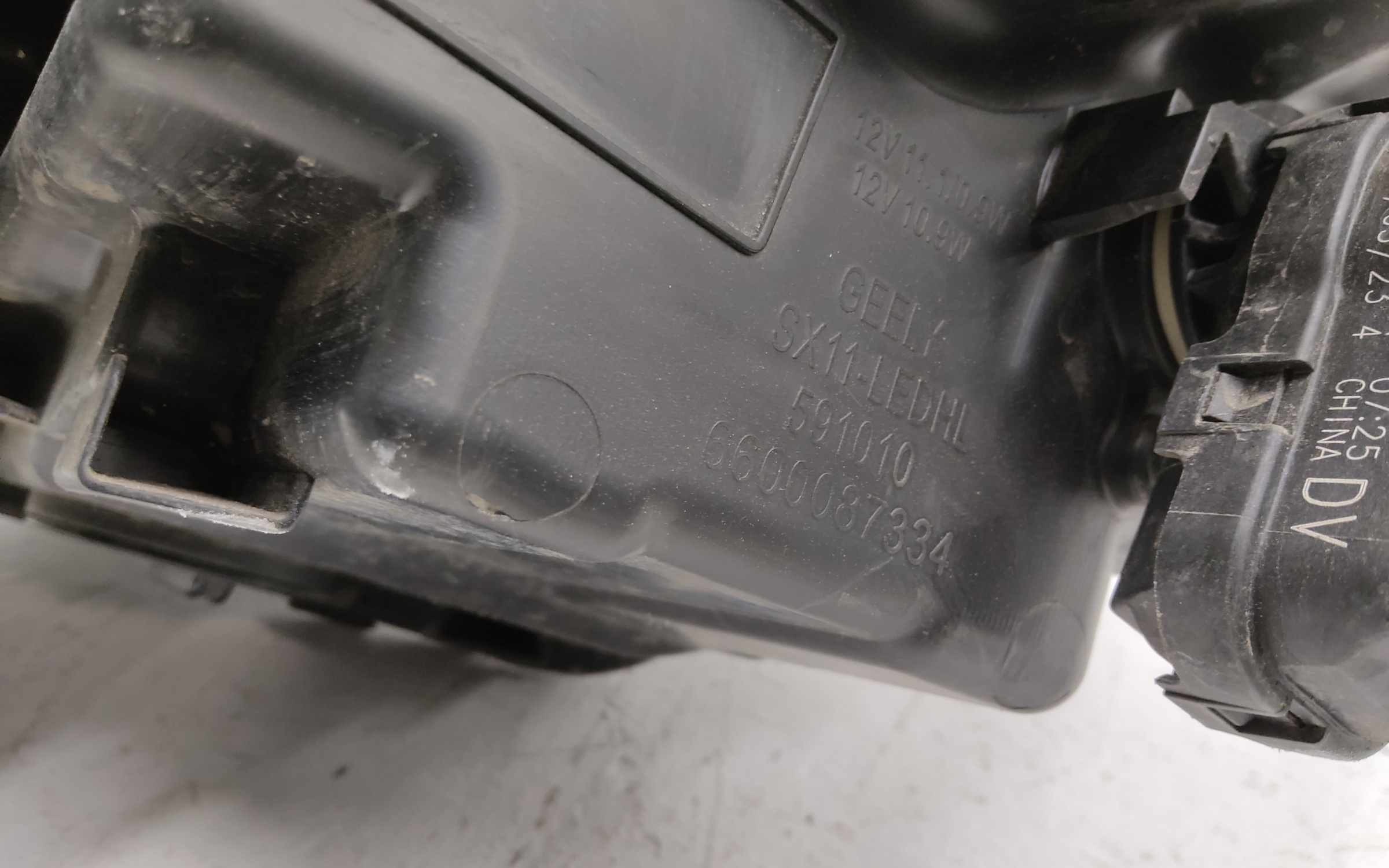 Фара передняя правая Geely Coolray LED