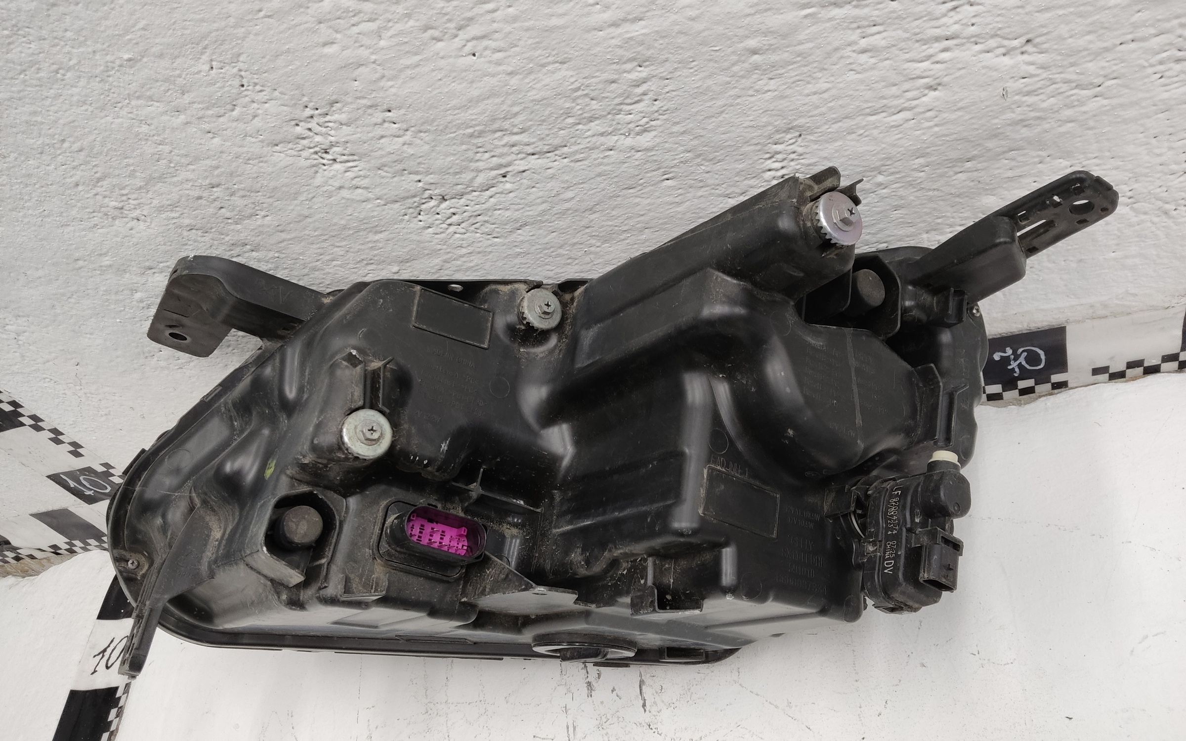 Фара передняя правая Geely Coolray LED