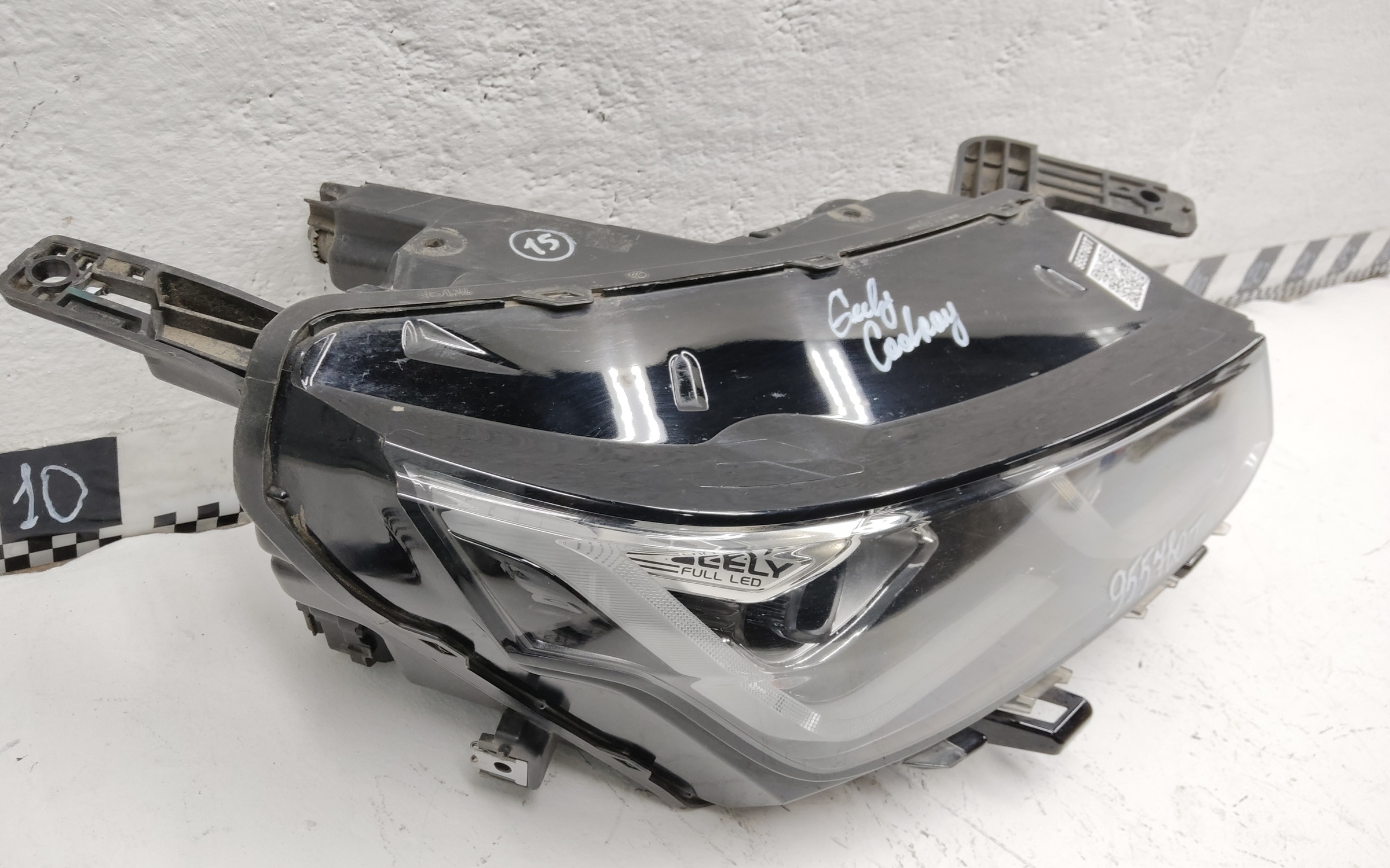 Фара передняя правая Geely Coolray LED