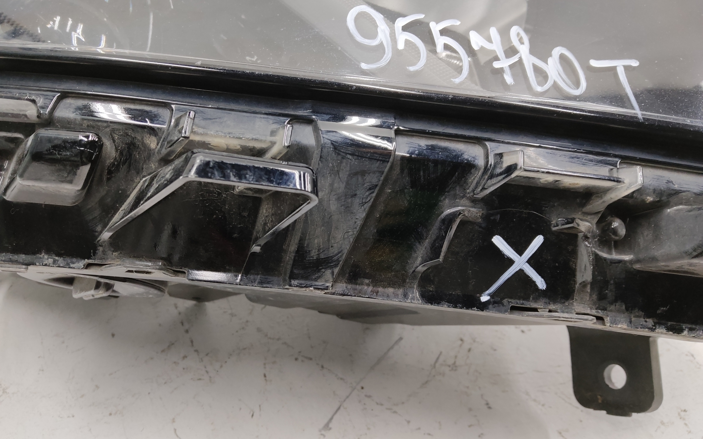 Фара передняя правая Geely Coolray LED