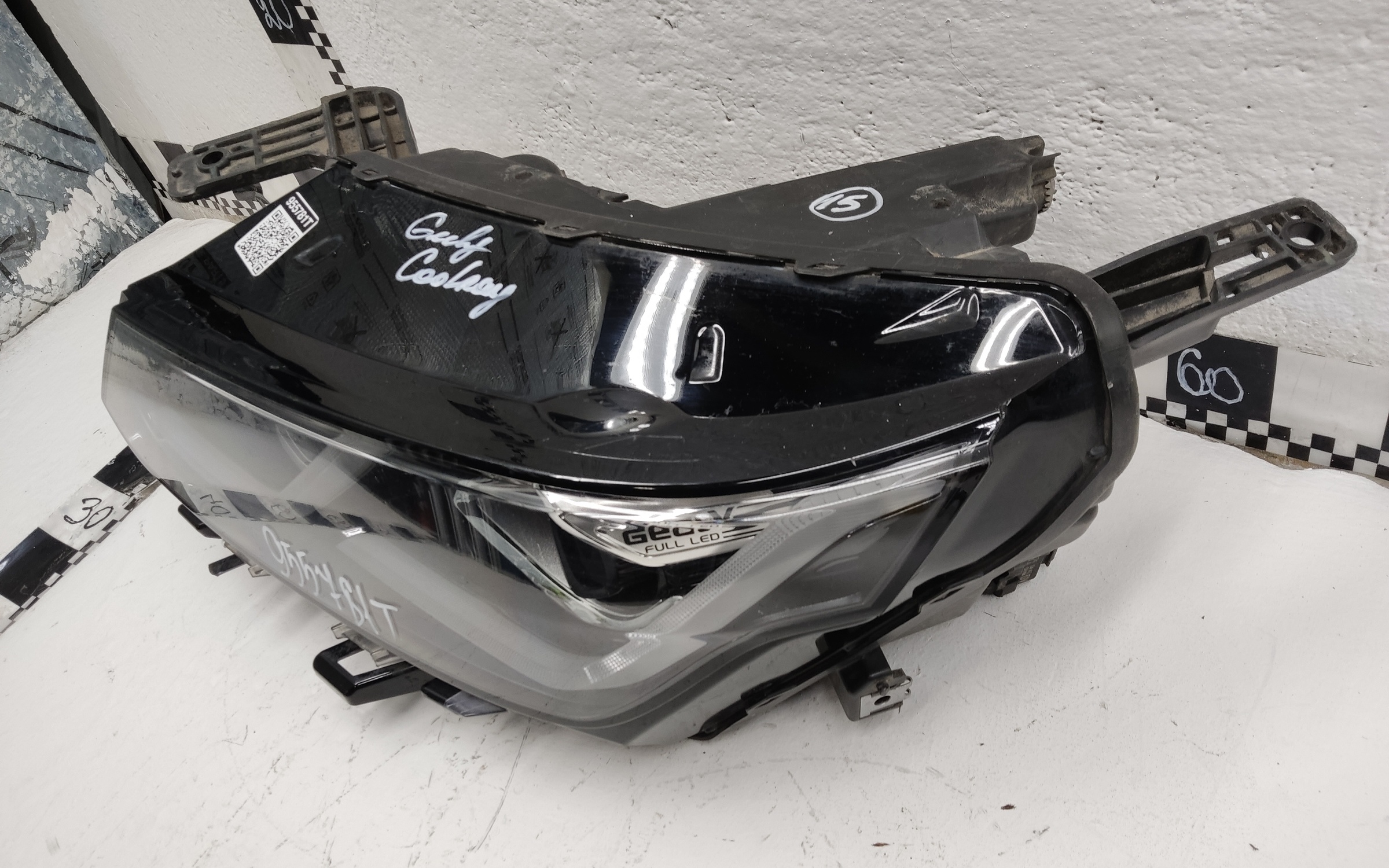 Фара передняя левая Geely Coolray LED