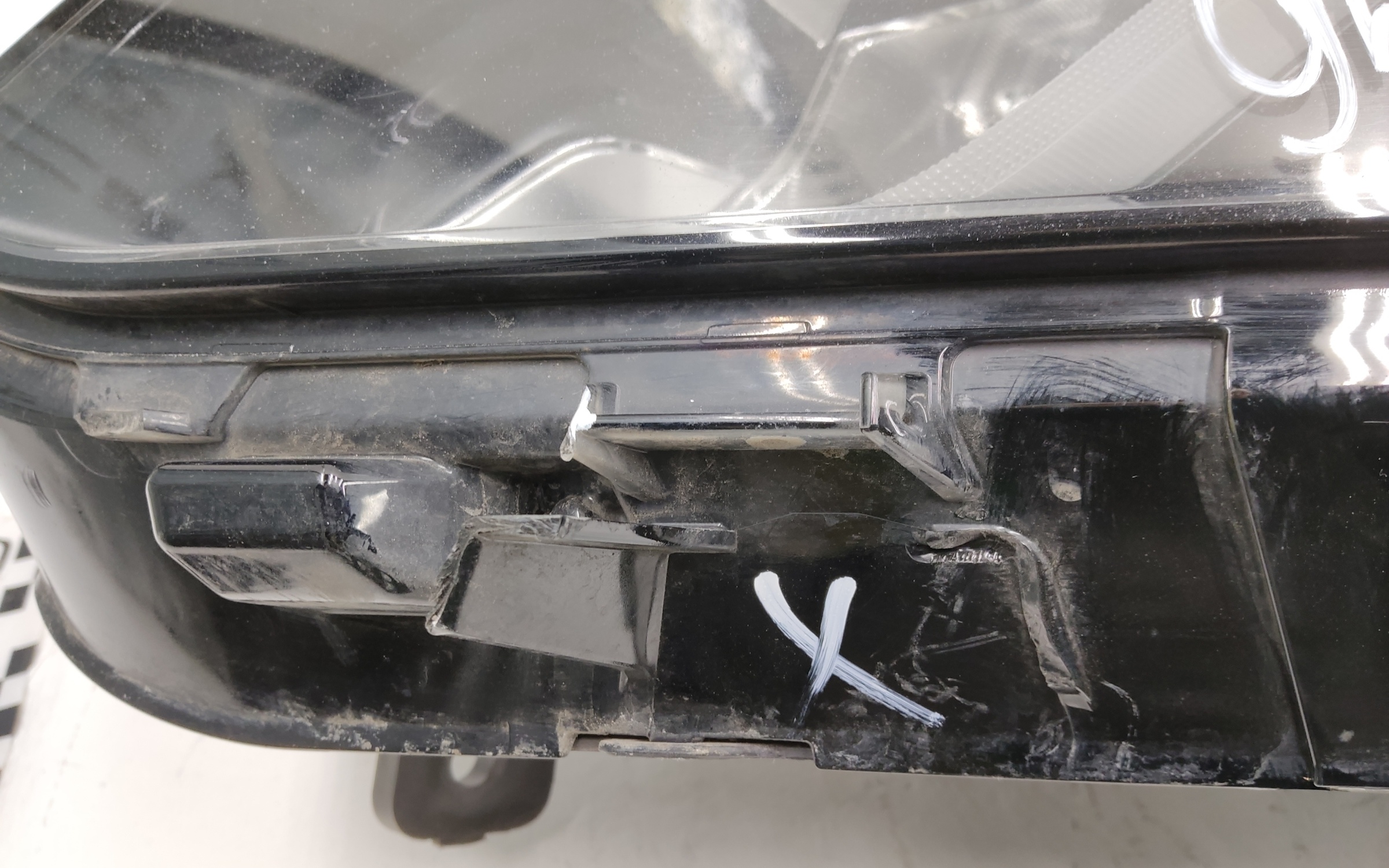 Фара передняя левая Geely Coolray LED