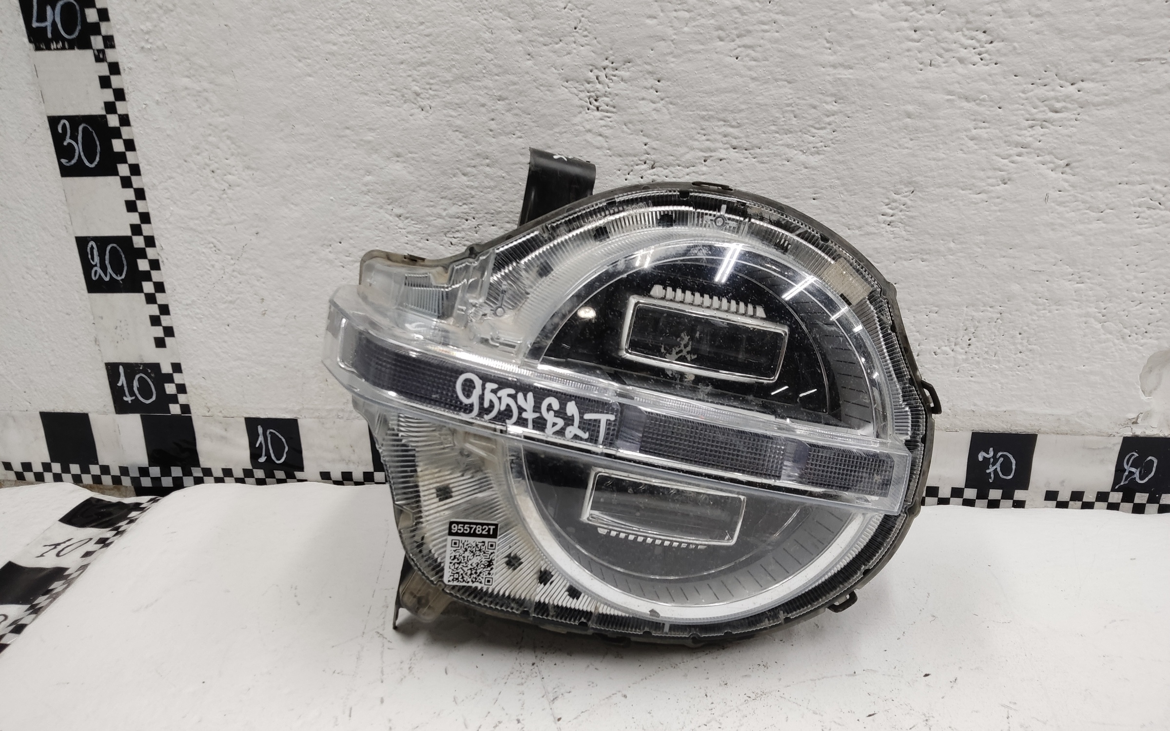 Фара передняя правая Tank 300 LED