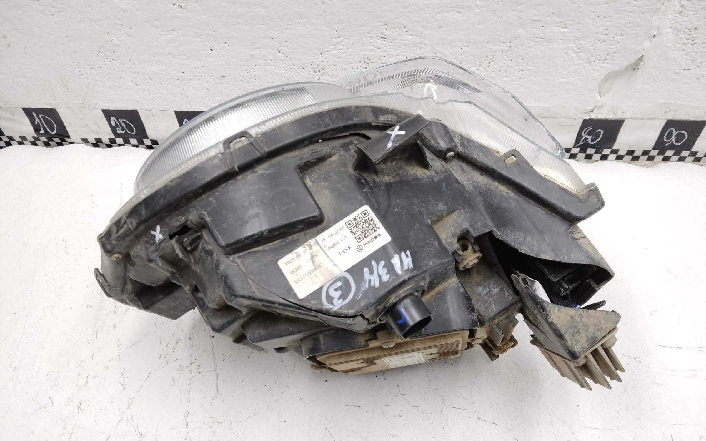 Фара передняя правая Tank 300 LED