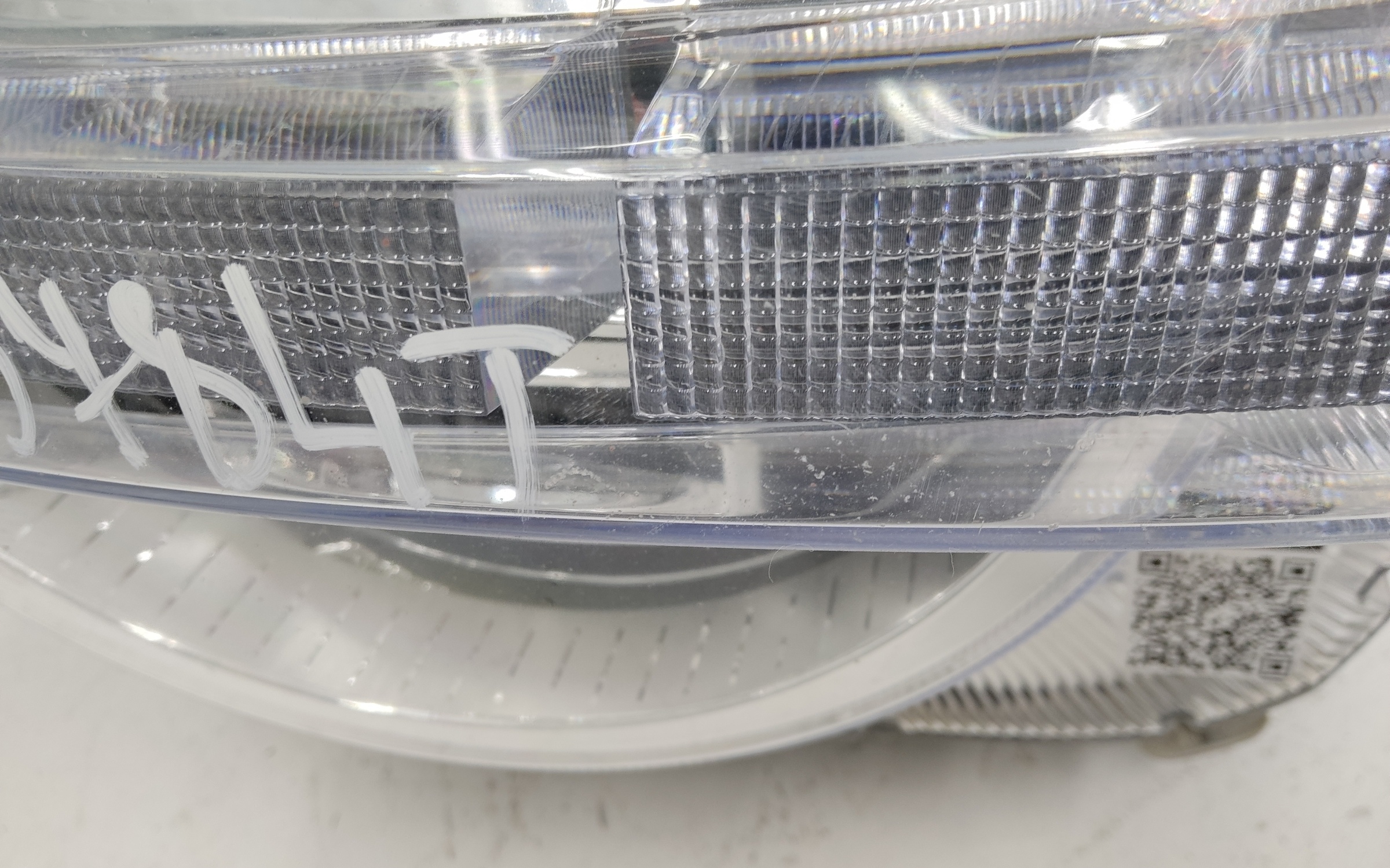 Фара передняя левая Tank 300 LED