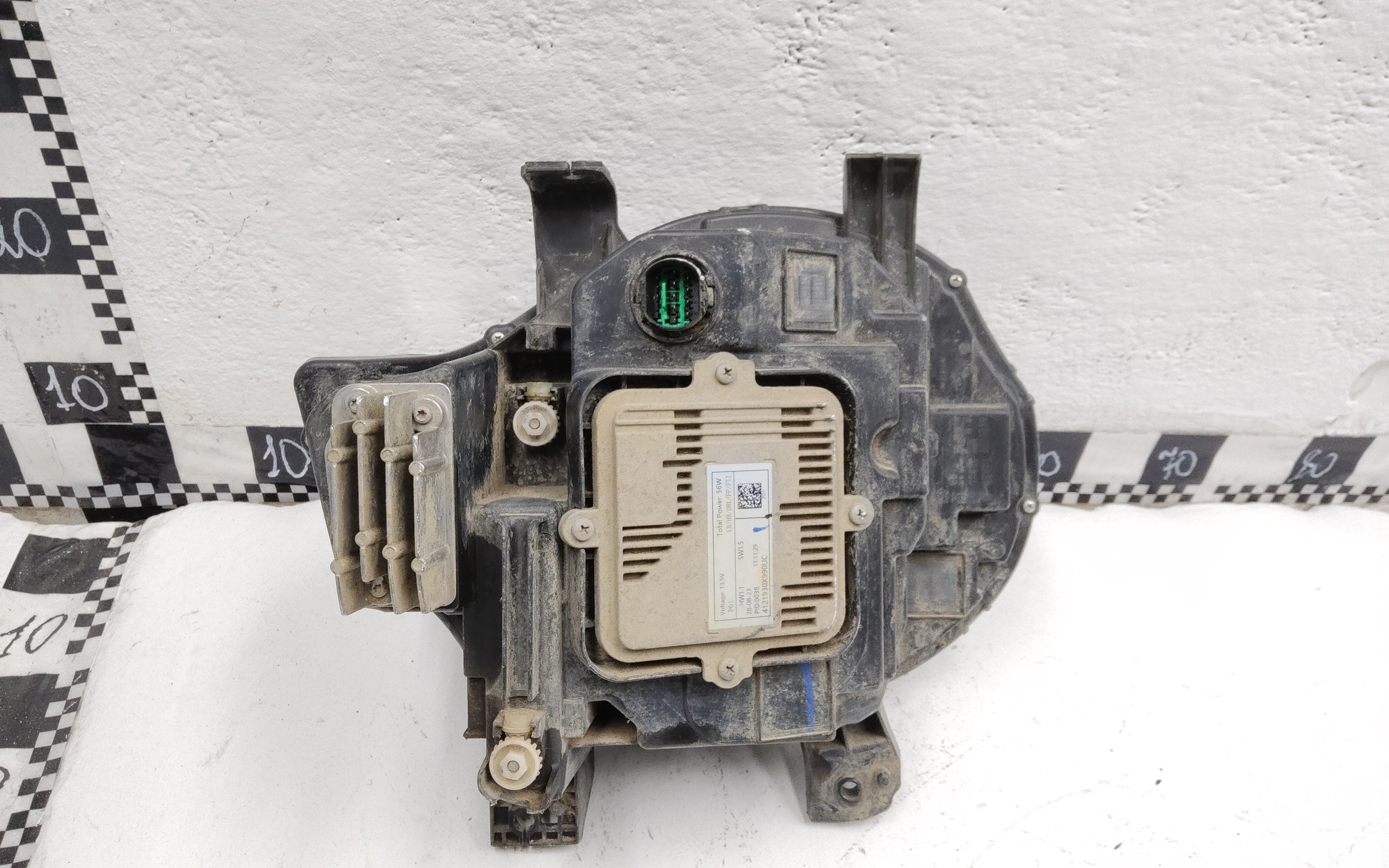 Фара передняя левая Tank 300 LED