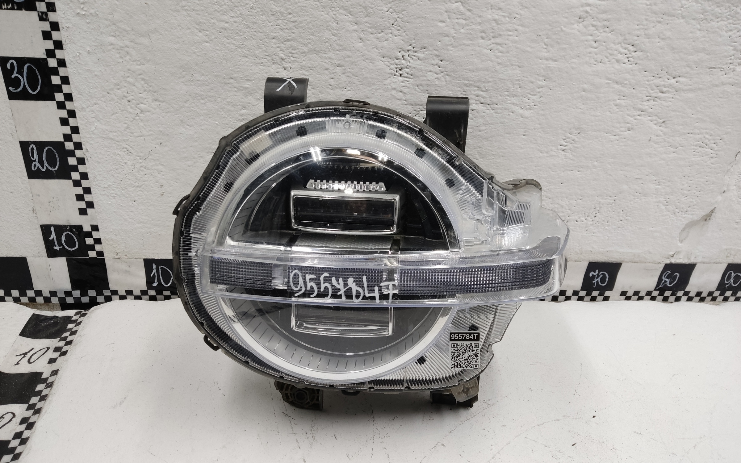 Фара передняя левая Tank 300 LED