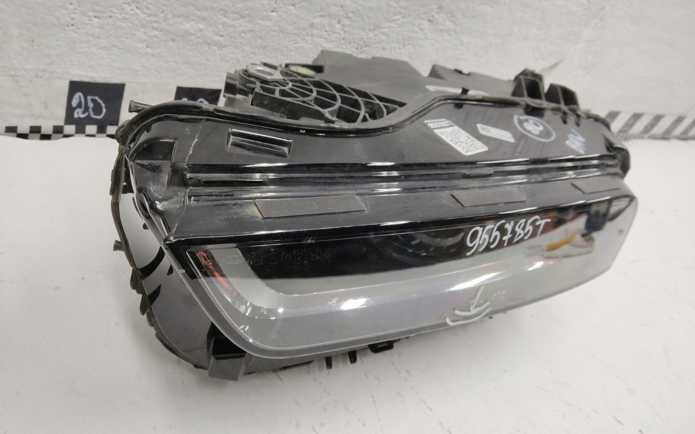 Фара передняя левая BMW X7 G07 Restail LED