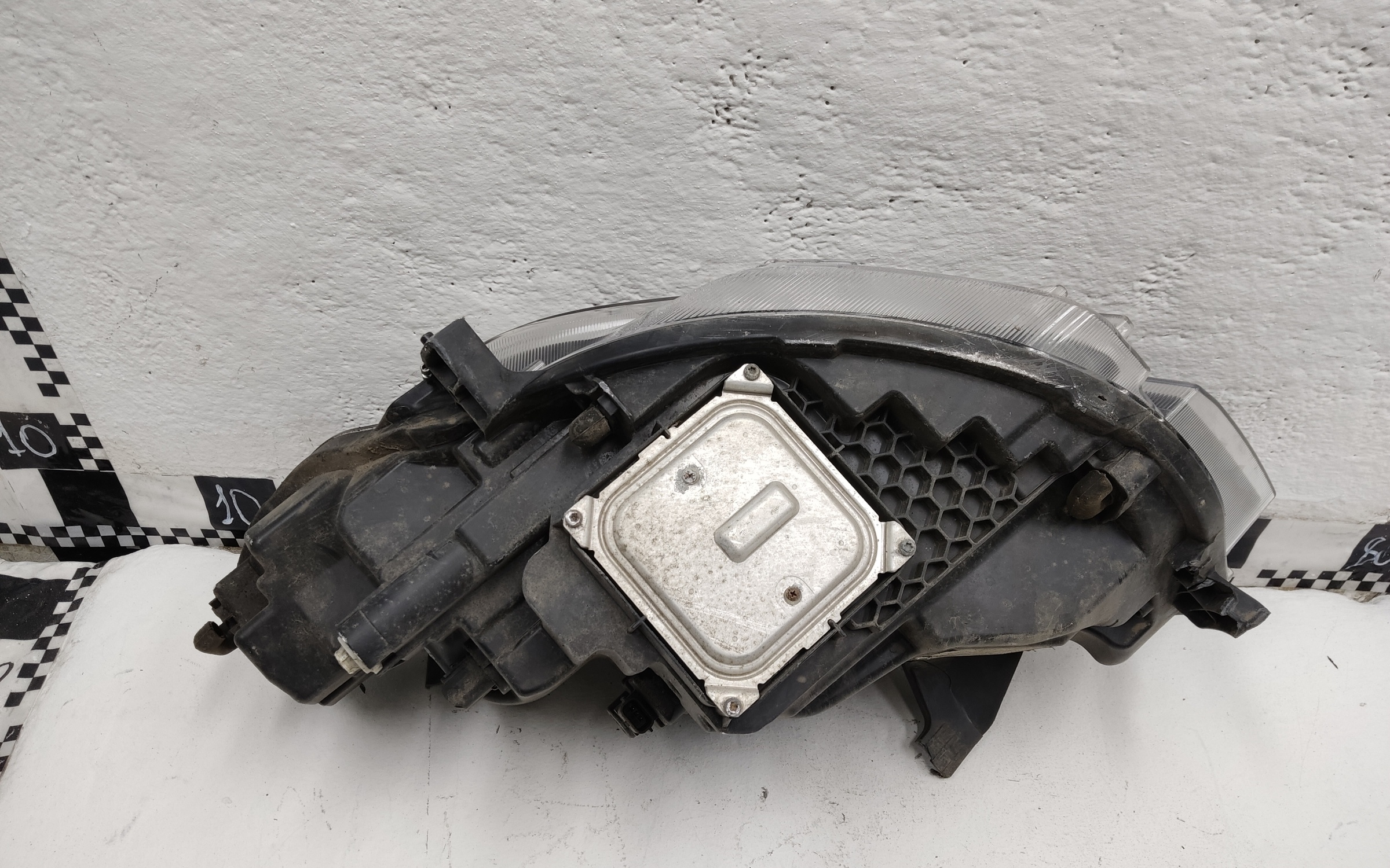 Фара передняя правая Lada Vesta 1 Restail LED