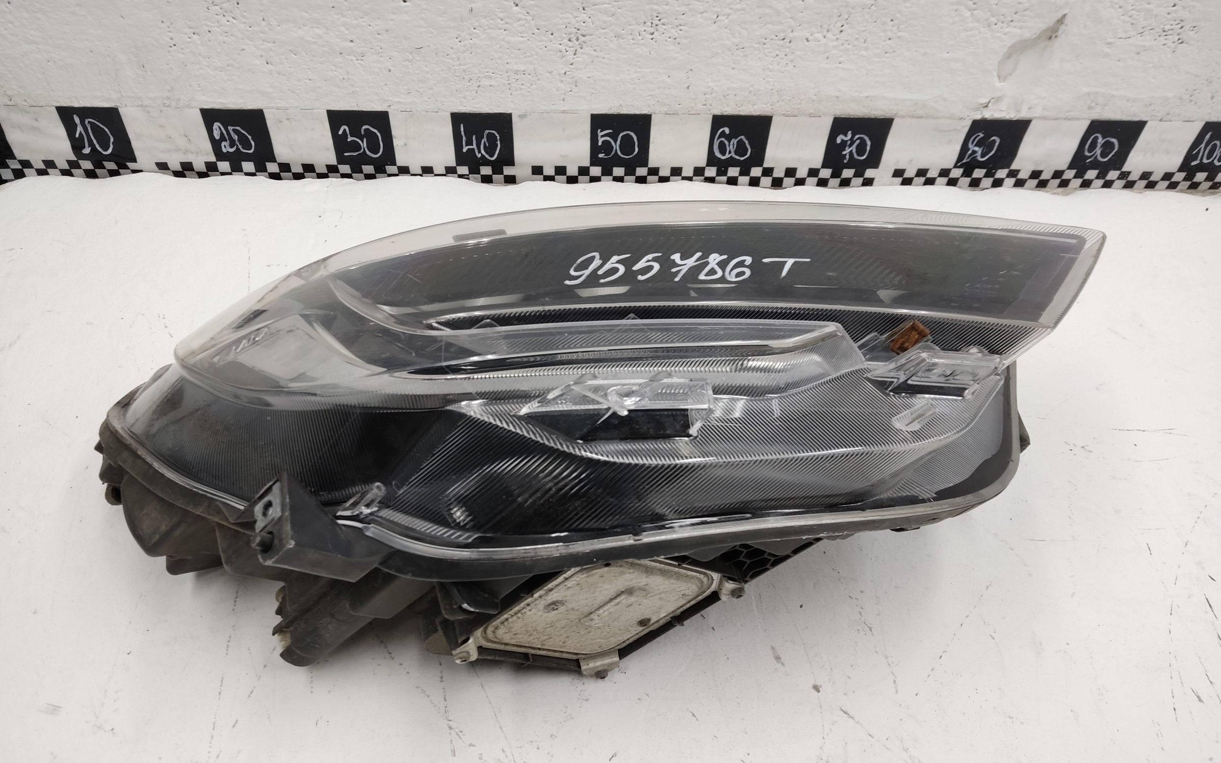 Фара передняя правая Lada Vesta 1 Restail LED