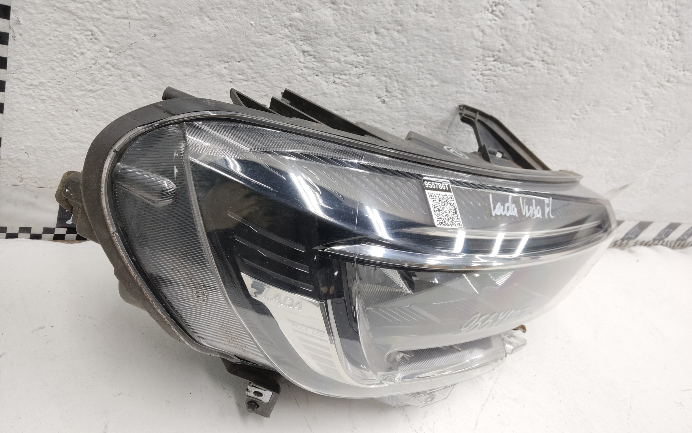 Фара передняя правая Lada Vesta 1 Restail LED