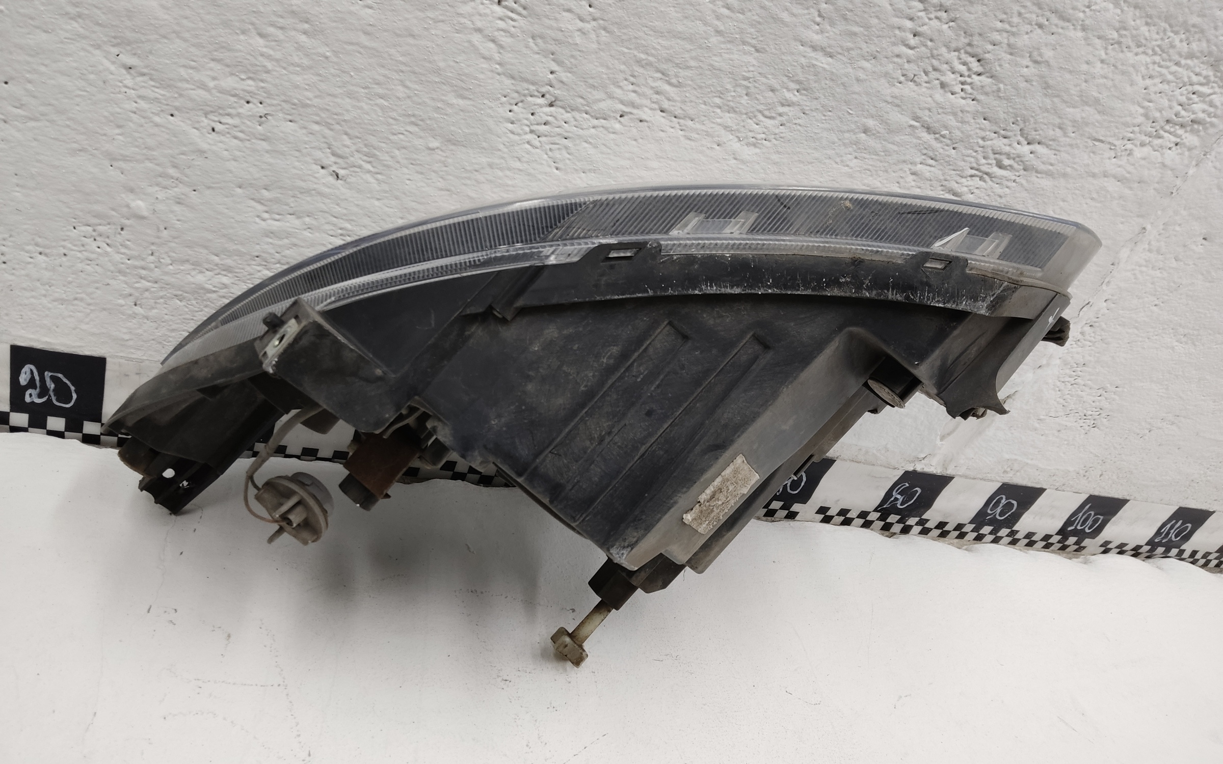 Фара передняя правая Lada Granta 1 Restail галоген