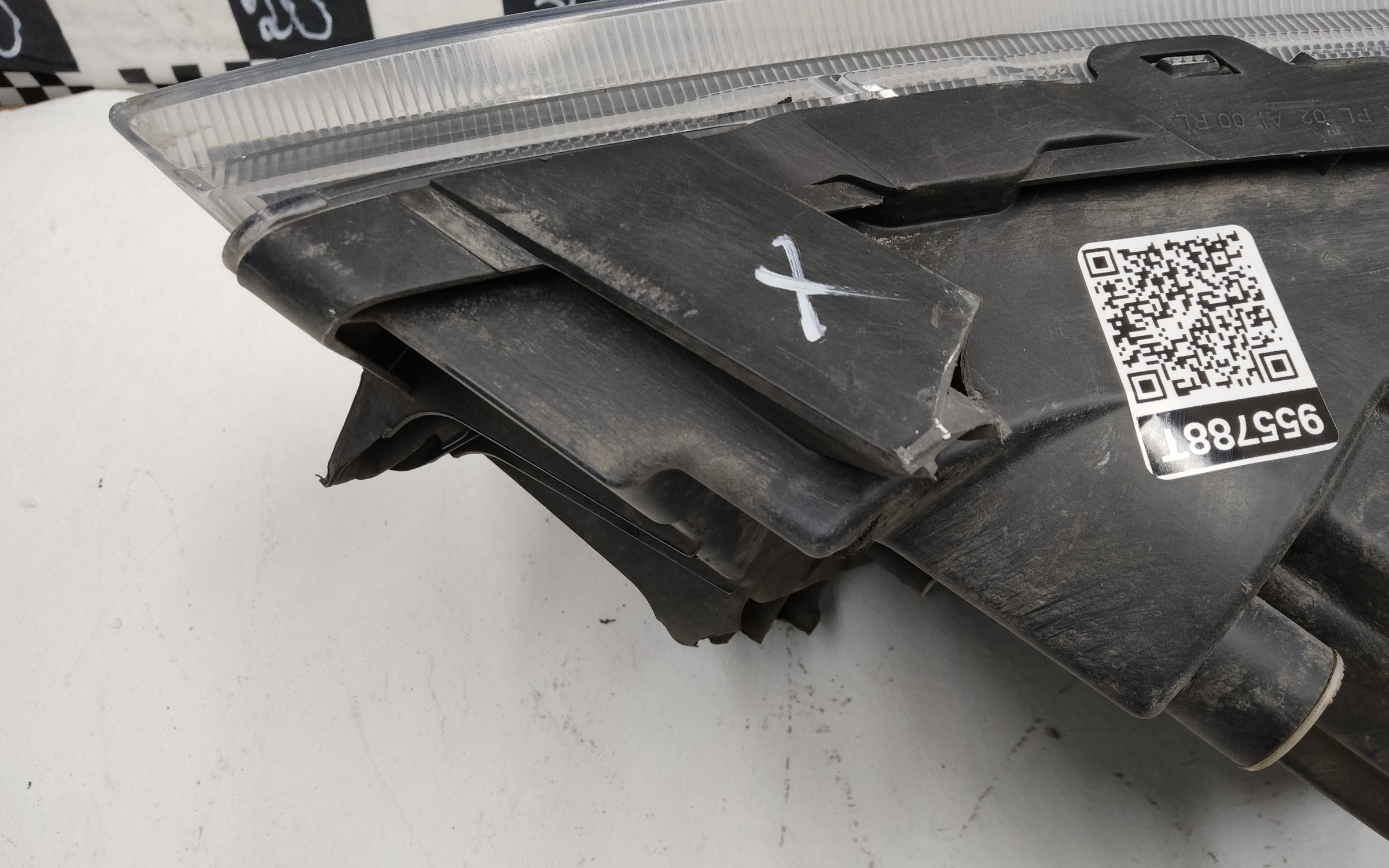 Фара передняя правая Lada Granta 1 Restail галоген