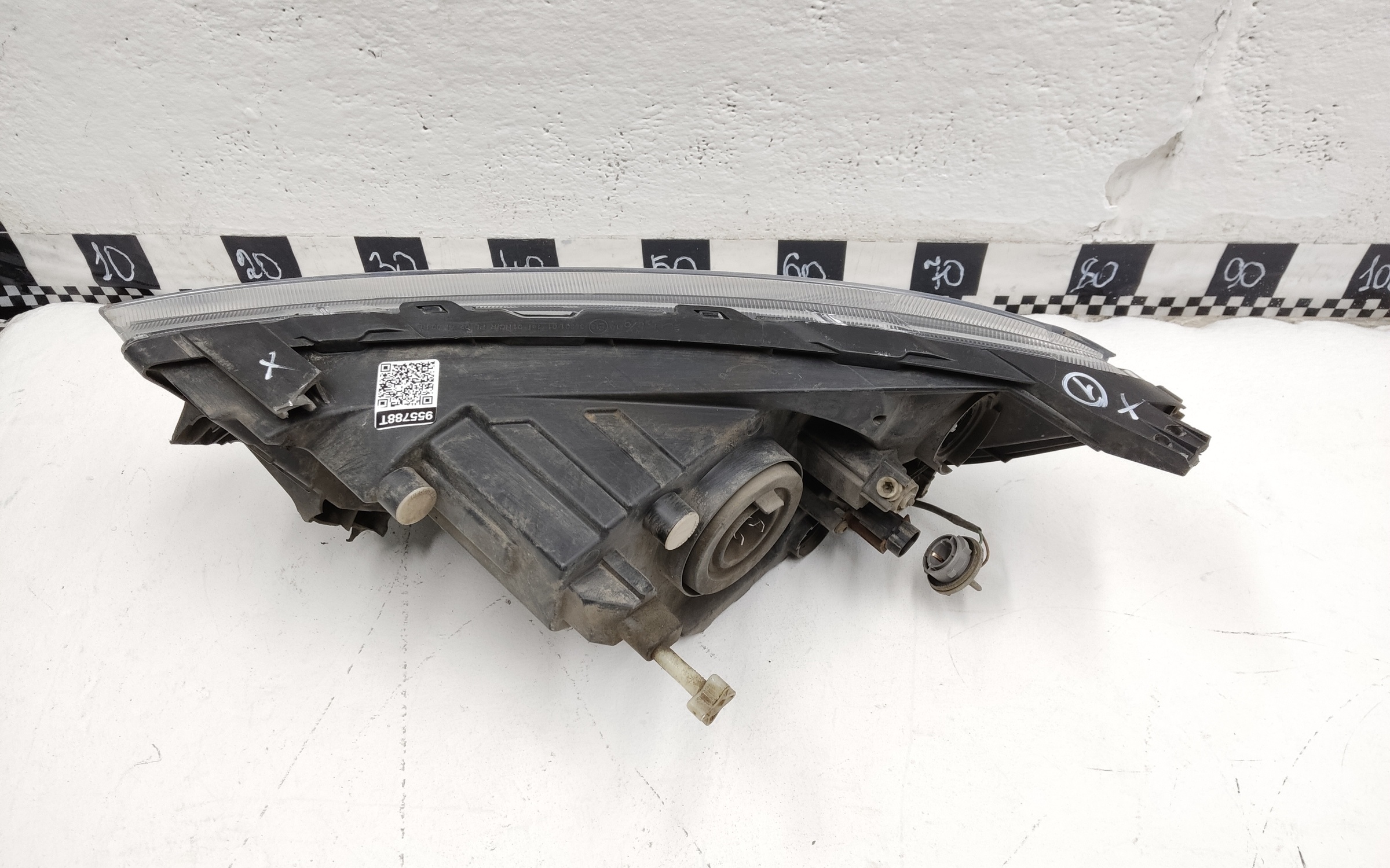 Фара передняя правая Lada Granta 1 Restail галоген