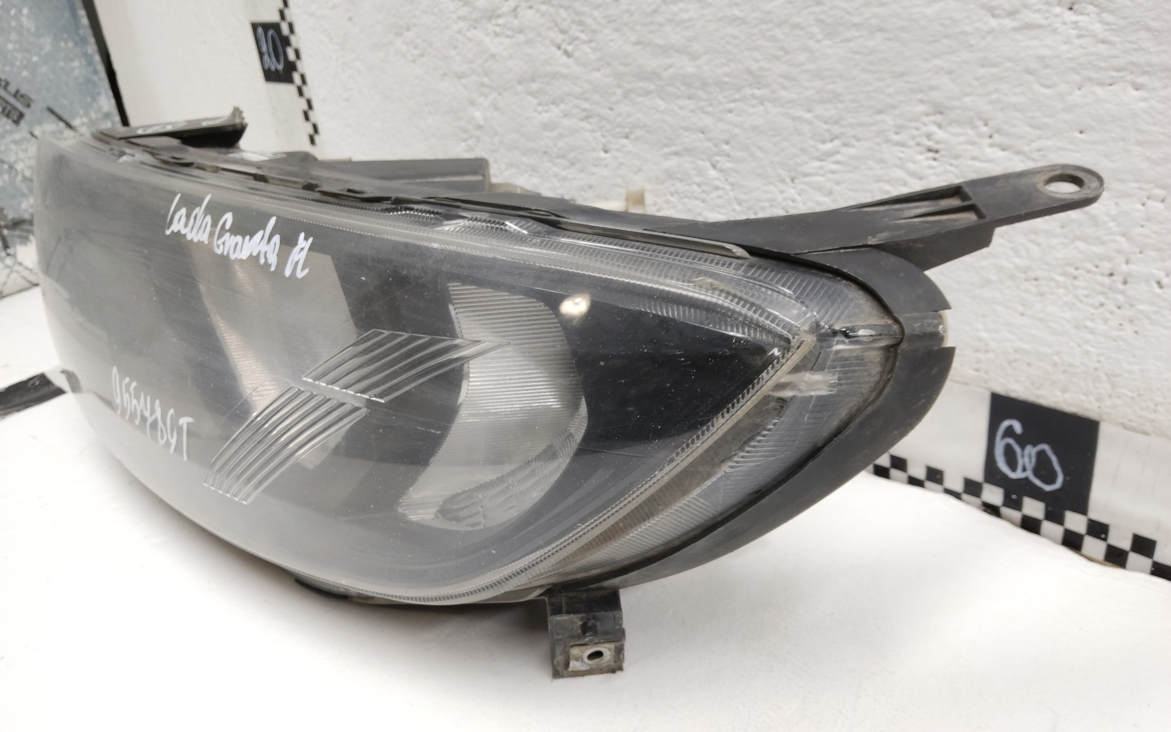 Фара передняя левая Lada Granta 1 Restail галоген с корректором