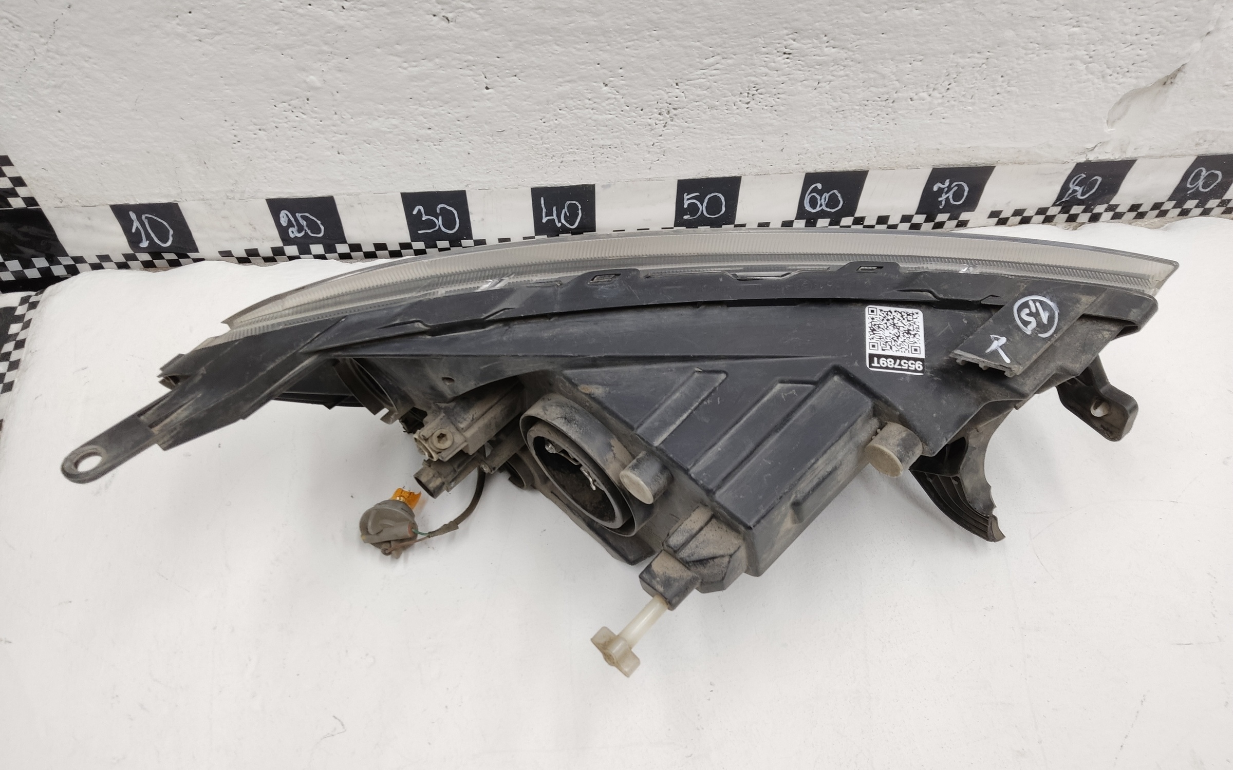 Фара передняя левая Lada Granta 1 Restail галоген с корректором