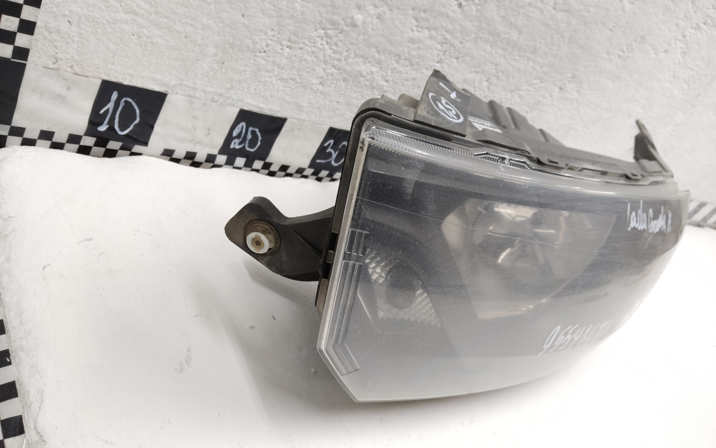 Фара передняя левая Lada Granta 1 Restail галоген с корректором