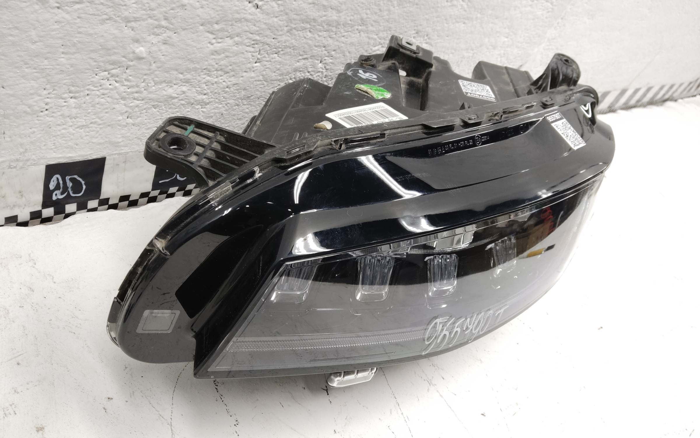 Фара передняя левая Belgee X70 LED 13 контактов