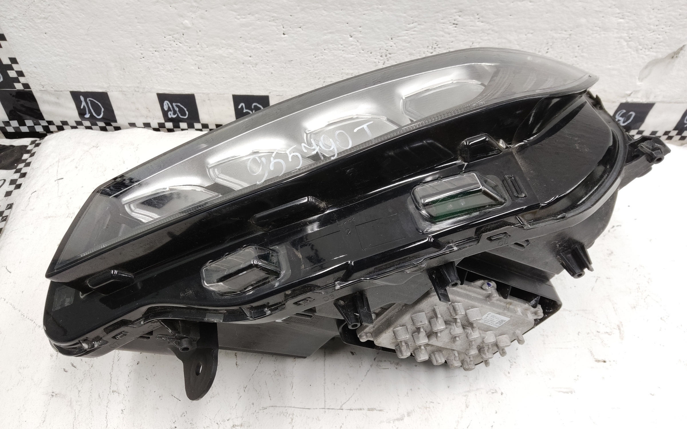 Фара передняя левая Belgee X70 LED 13 контактов