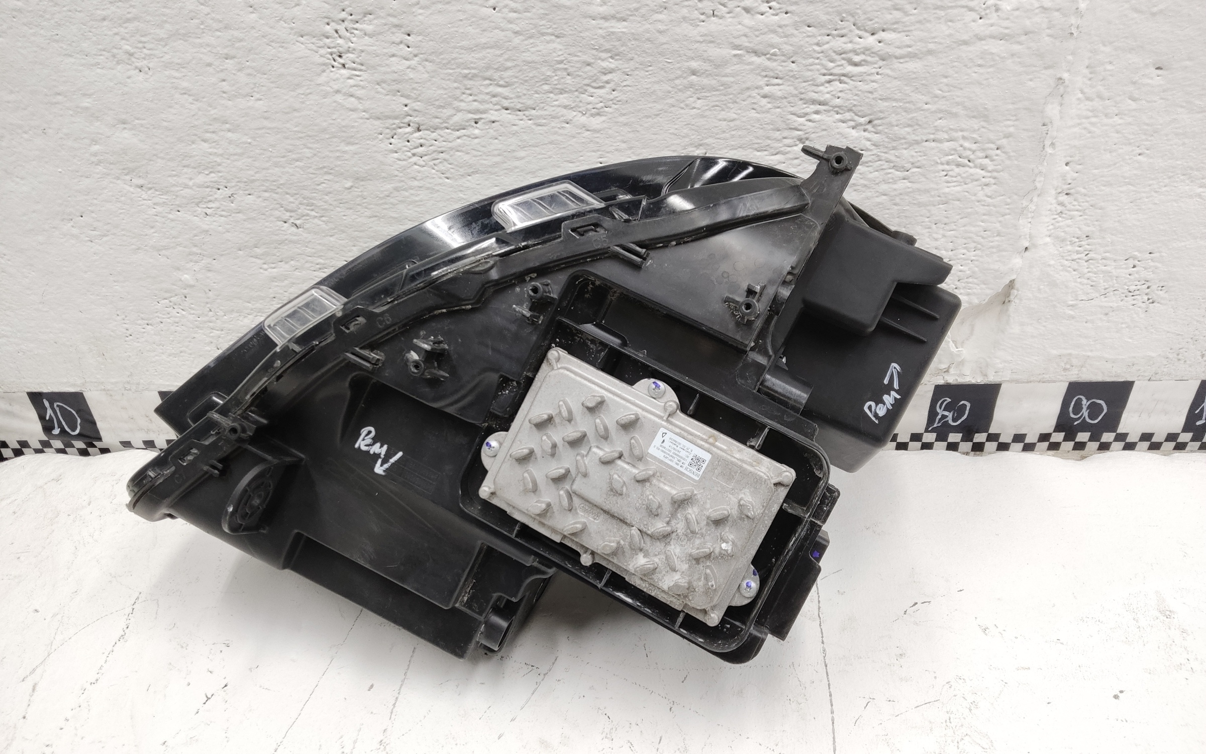 Фара передняя левая Belgee X70 LED 13 контактов