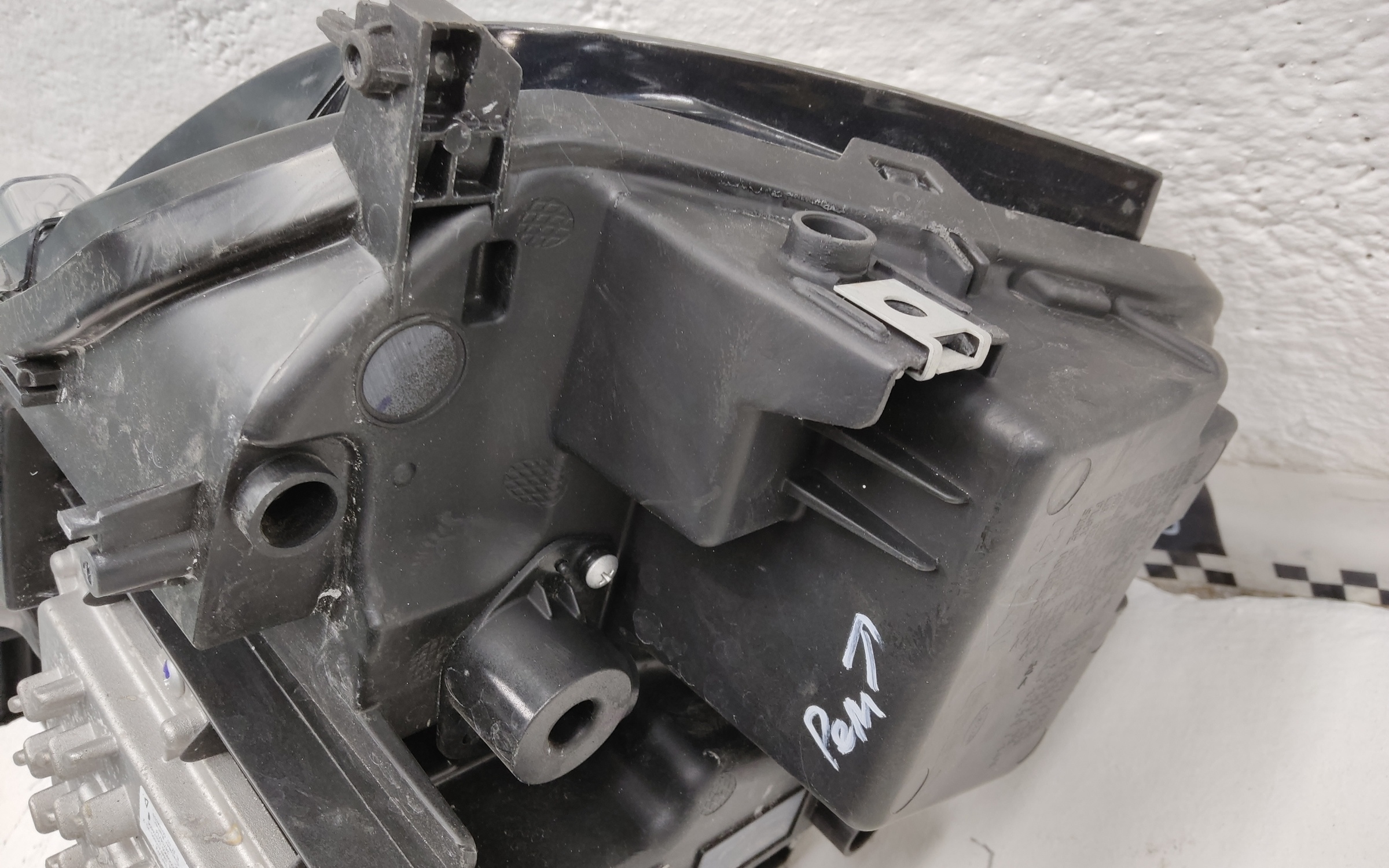 Фара передняя левая Belgee X70 LED 13 контактов