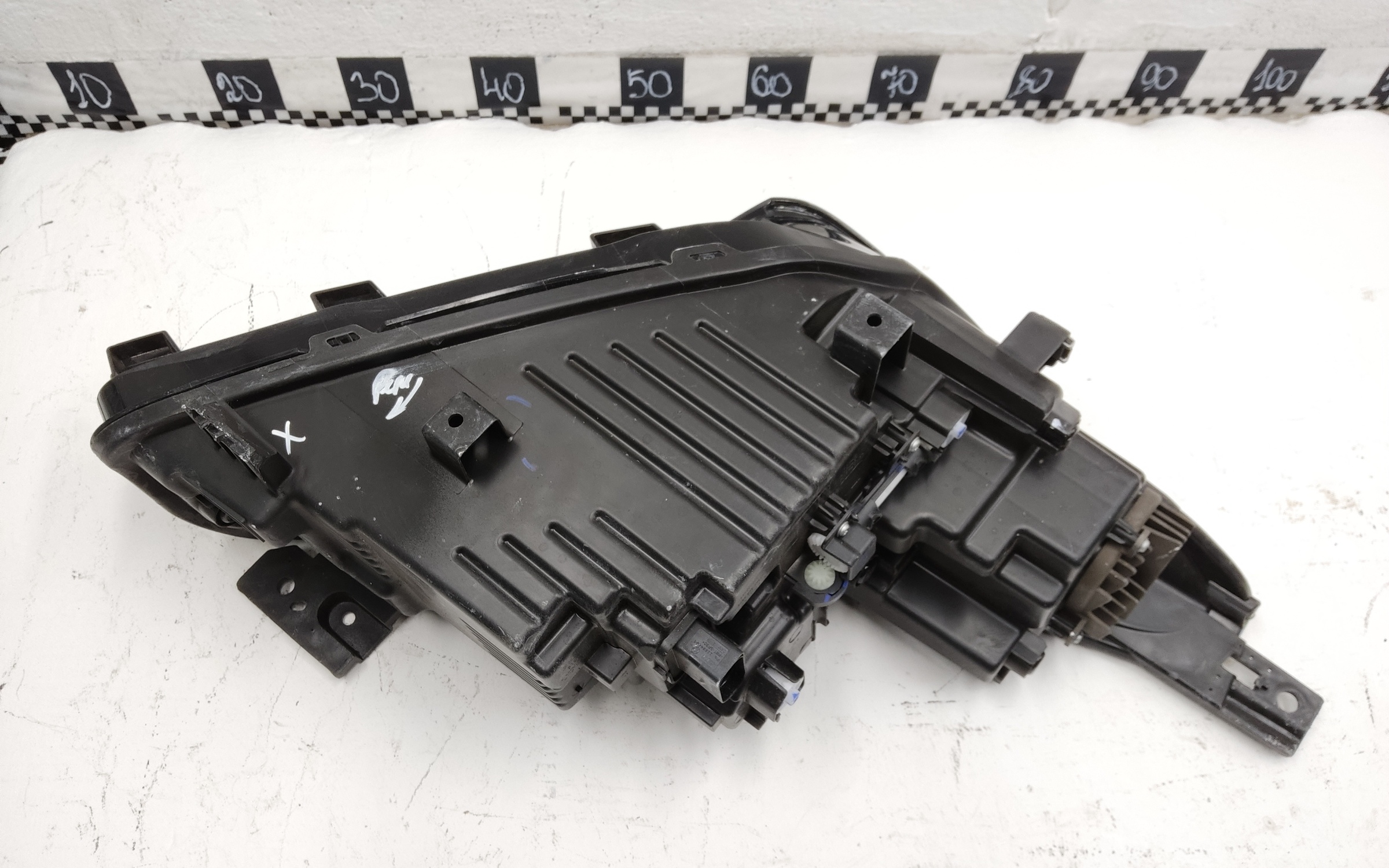 Фара передняя левая Geely Coolray Restail LED